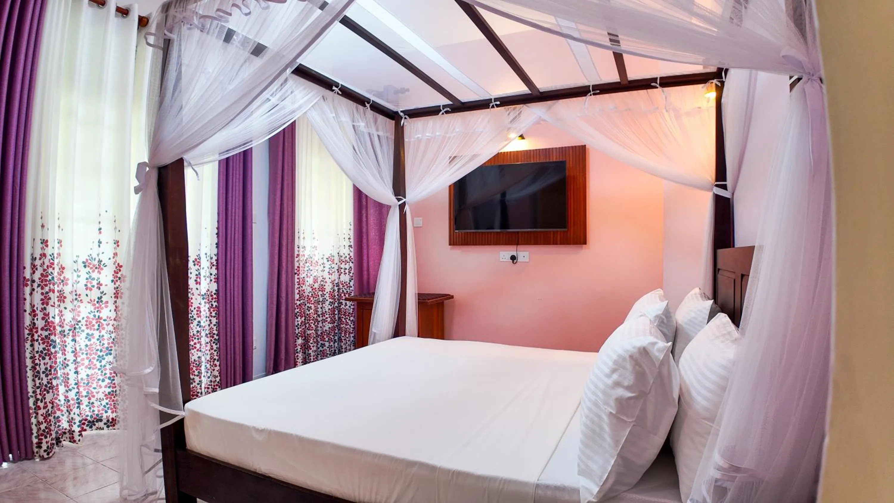 Bedroom, Bed in AIDA Hotel - Bentota