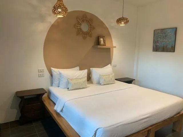 Photo of the whole room, Bed in Benjamin's Hut