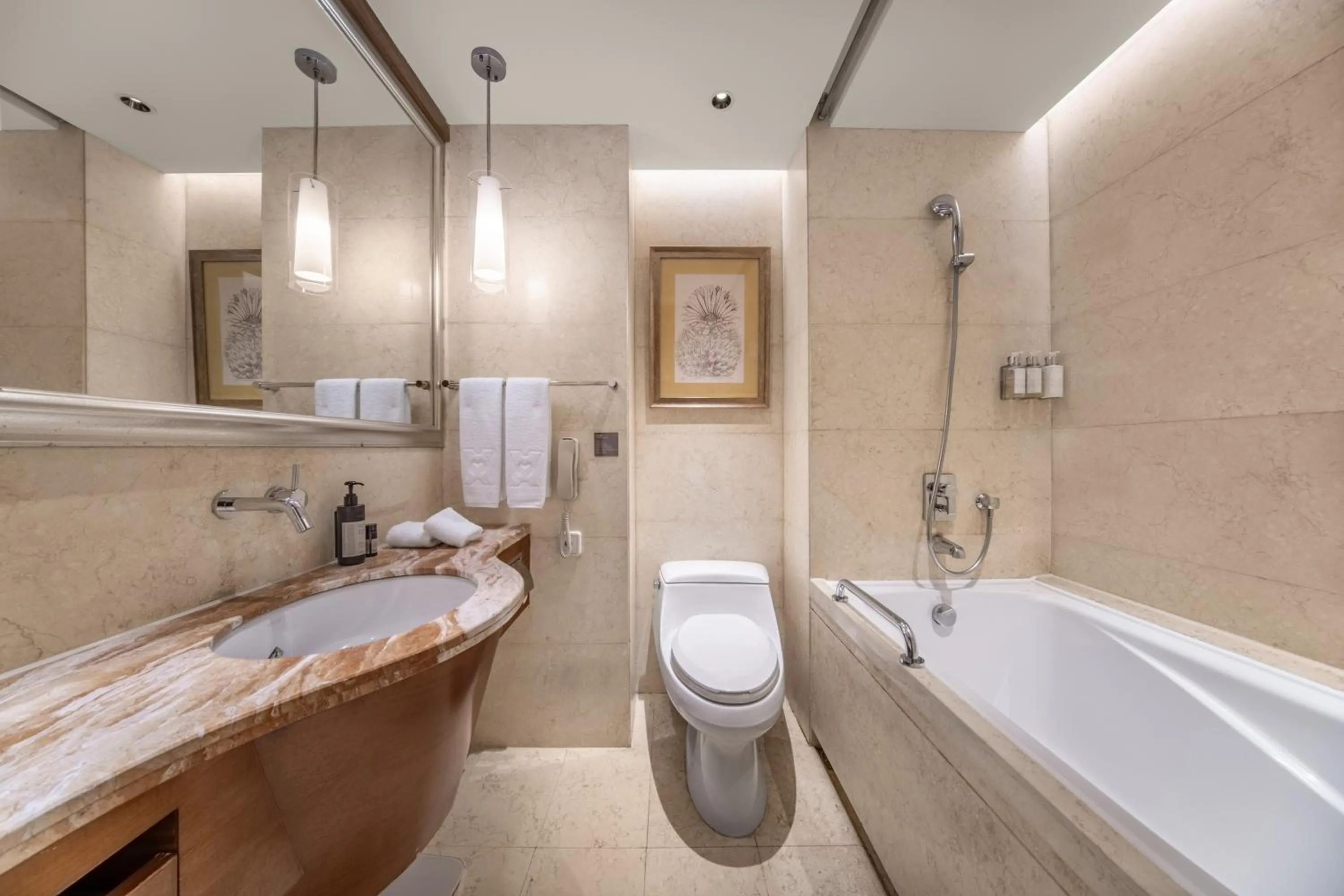 Toilet in Xiamen C&D Hotel