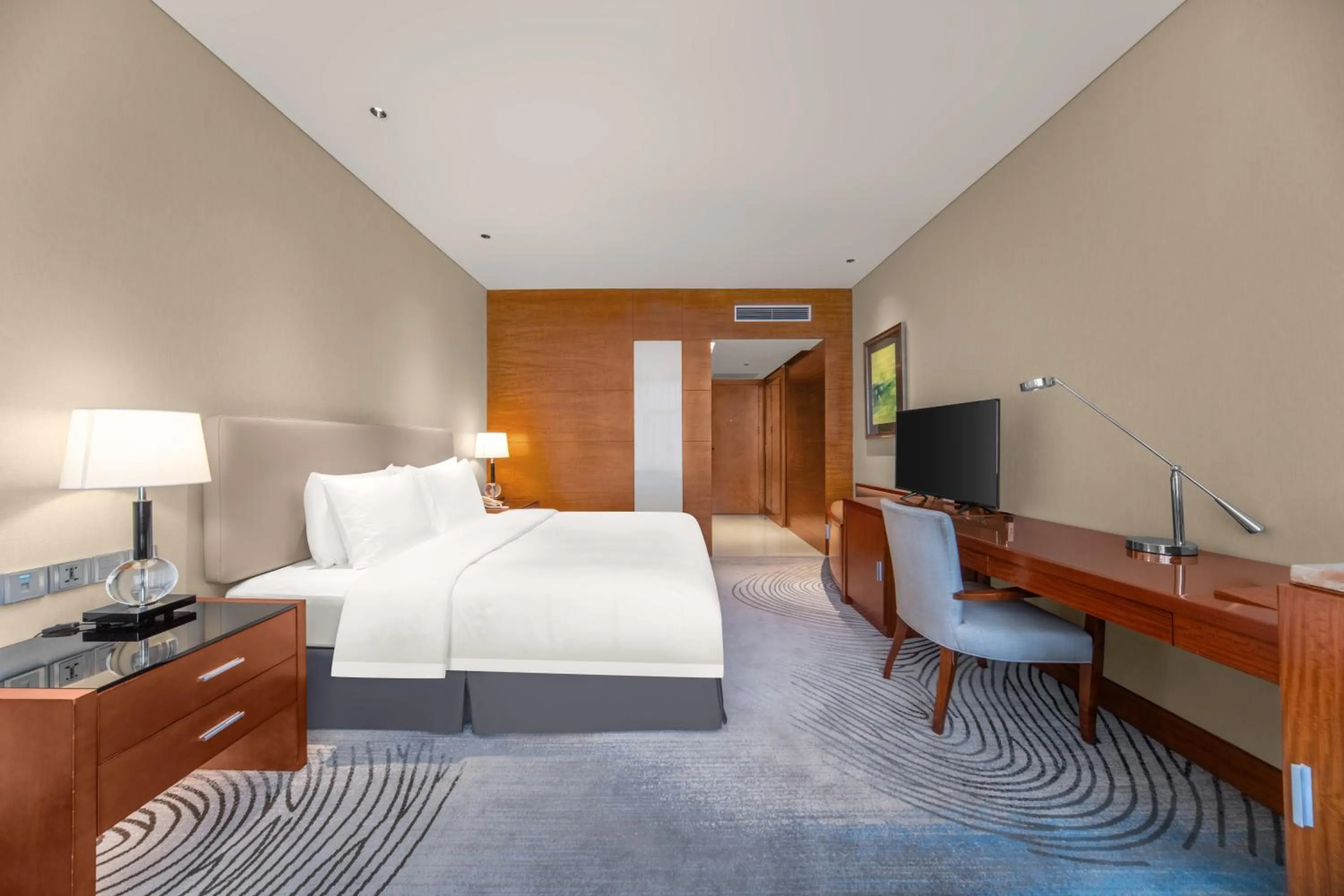 Photo of the whole room, Bed in Xiamen C&D Hotel