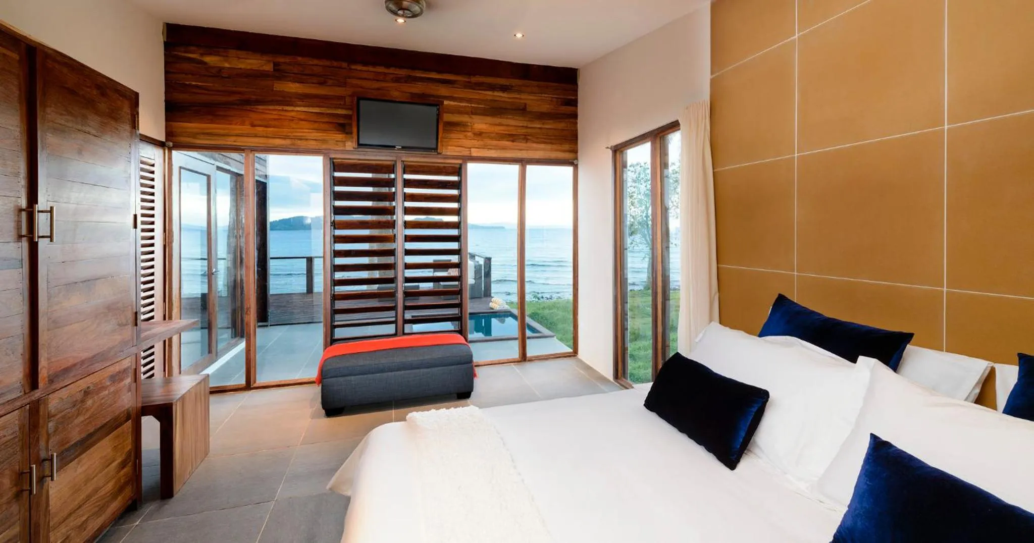 Photo of the whole room, Bed in The Remote Resort