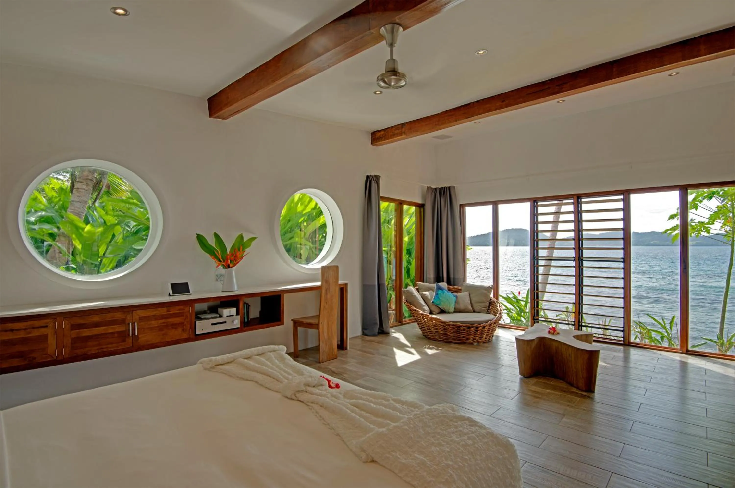 Photo of the whole room, Bed in The Remote Resort
