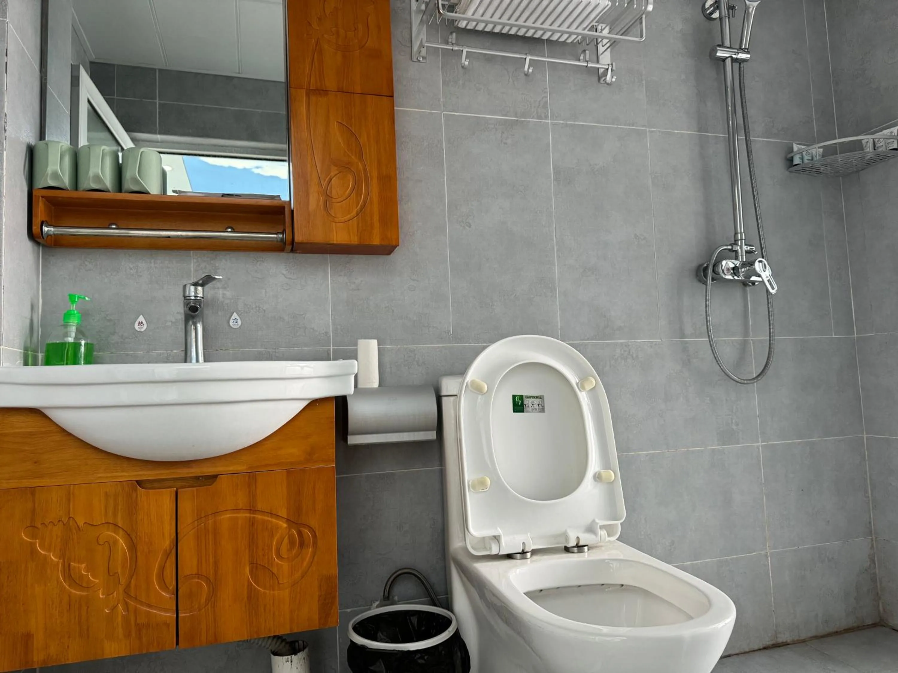 Toilet in Zhangjiajie Cat Theme Inn