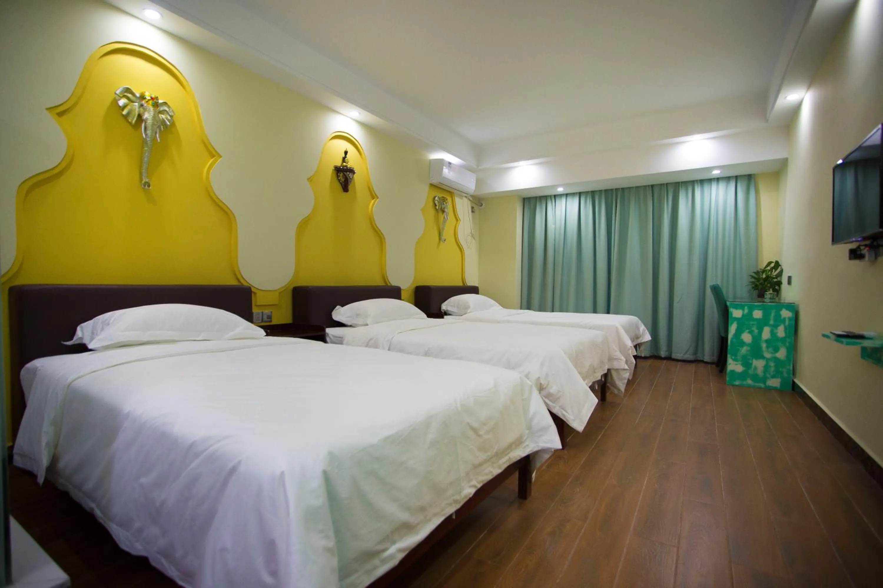 Bed in Zhangjiajie Cat Theme Inn