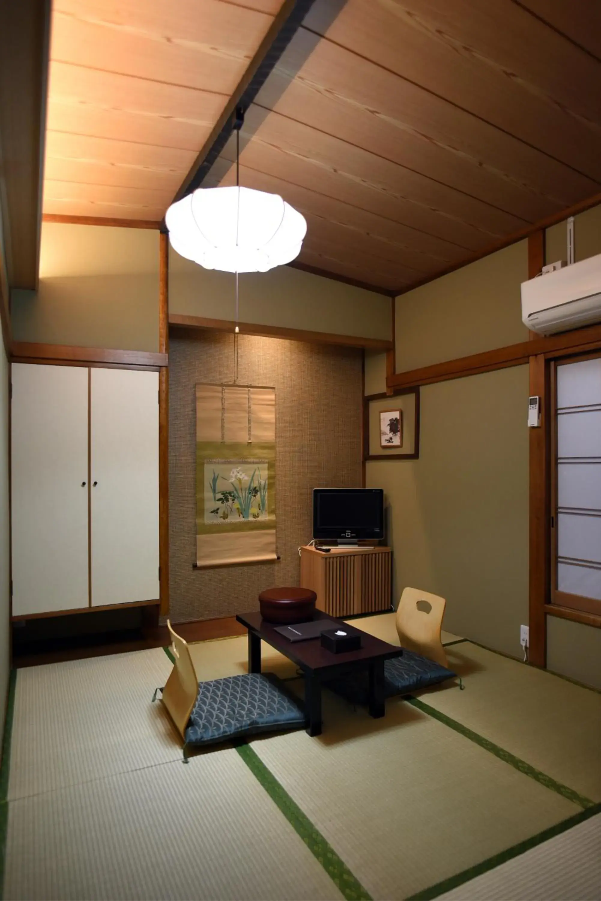 Japanese-Style Twin Room - single occupancy in Ryokan Sansuiso Japanese-Style Twin Room - single occupancy in Ryokan Sansuiso