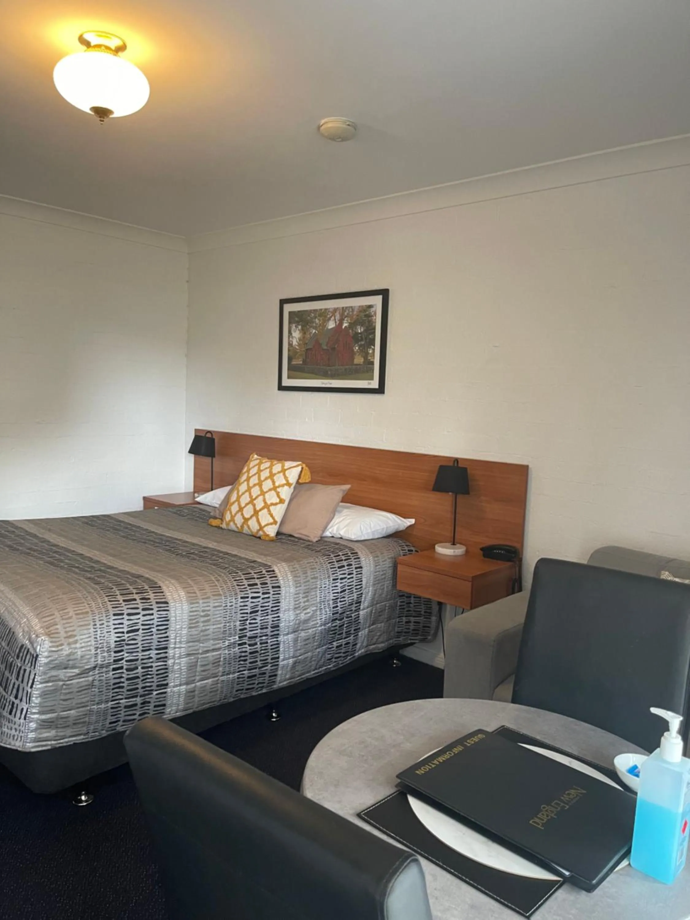 Bed in Westwood Motor Inn