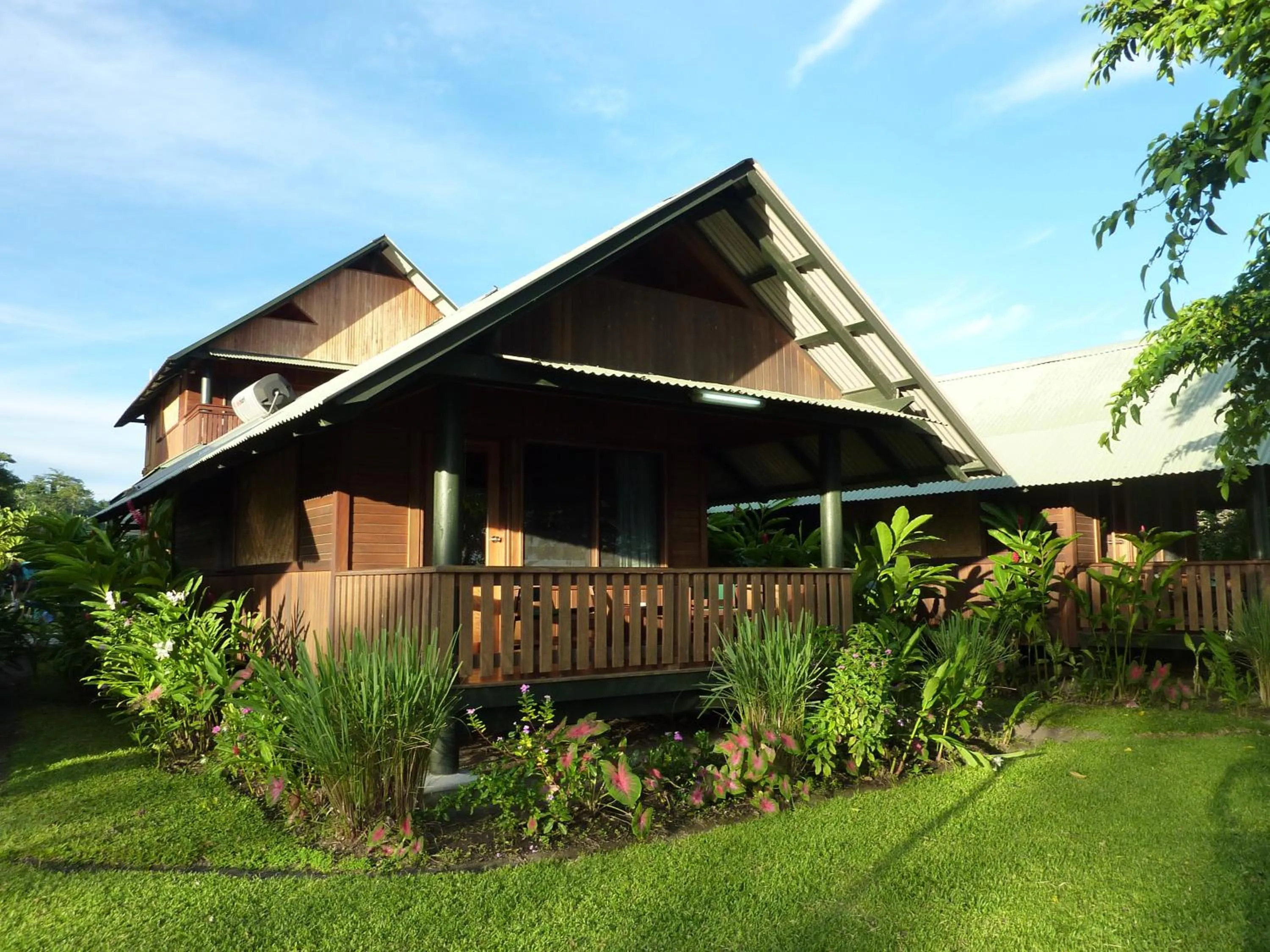 Property building in Kokopo Beach Bungalow Resort