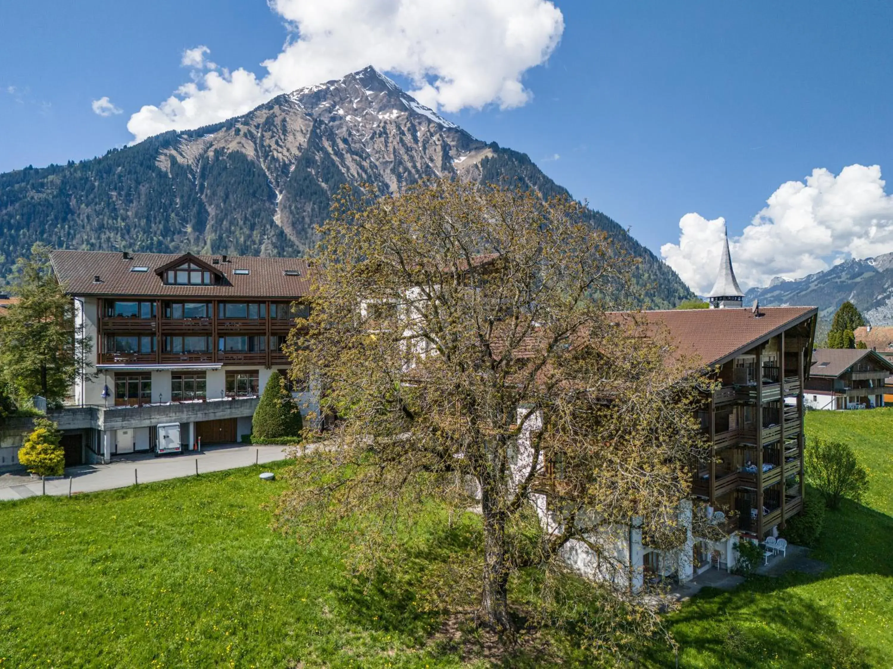 Property building in Hotel Aeschi Park Property building in Hotel Aeschi Park