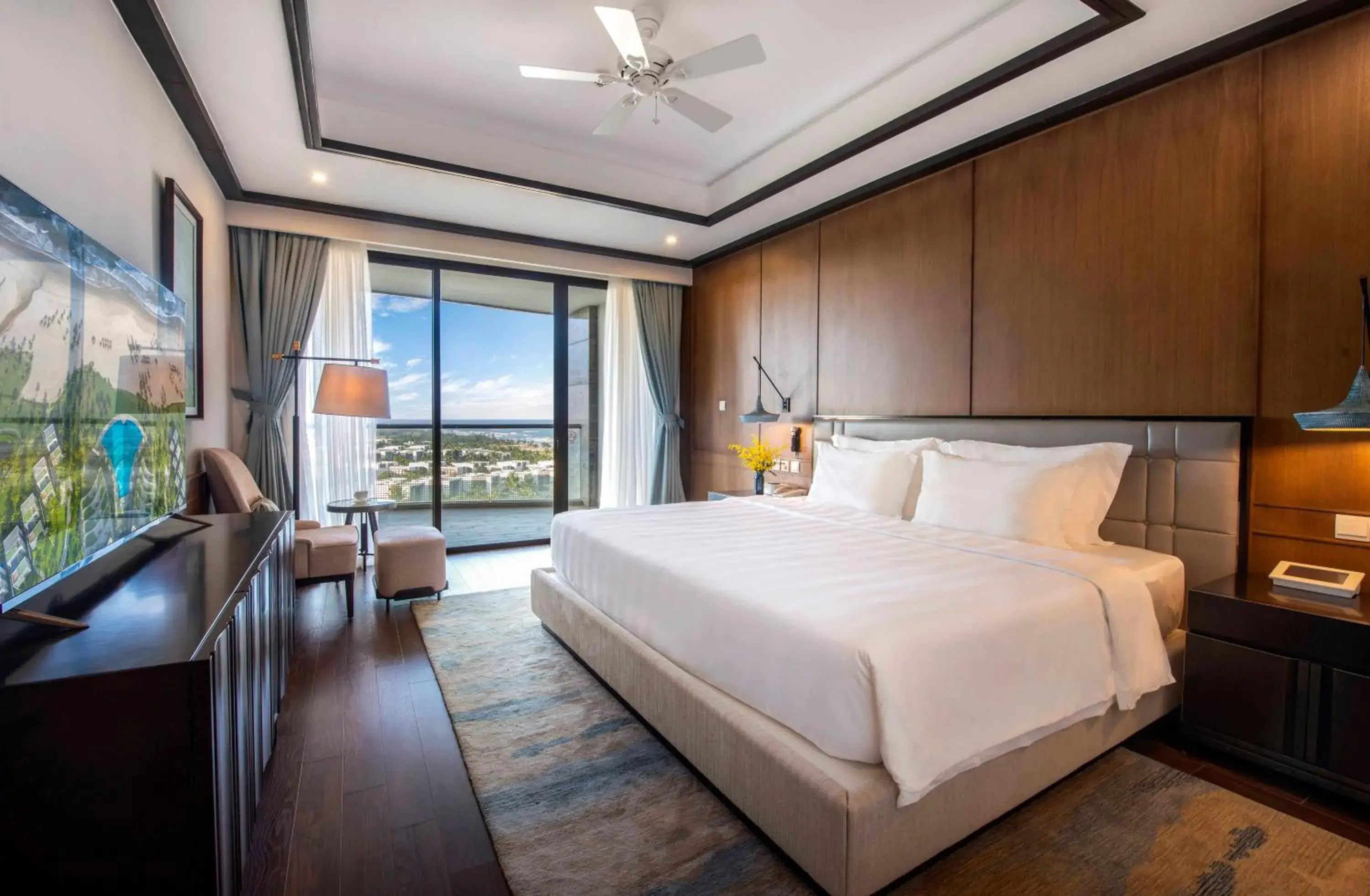 Executive Suite King in Vinpearl Resort & Golf Nam Hoi An Executive Suite King in Vinpearl Resort & Golf Nam Hoi An