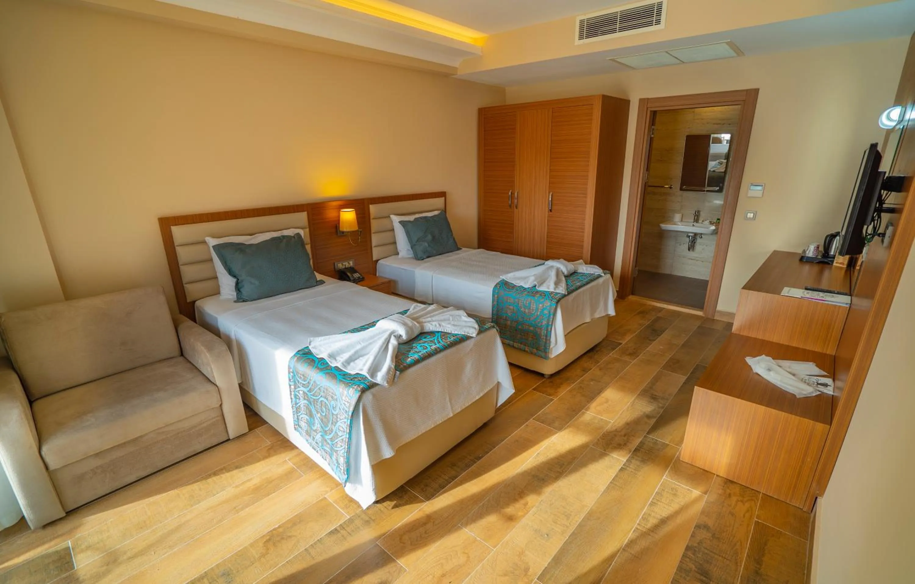 Bed in Dalyan Live Spa Hotel