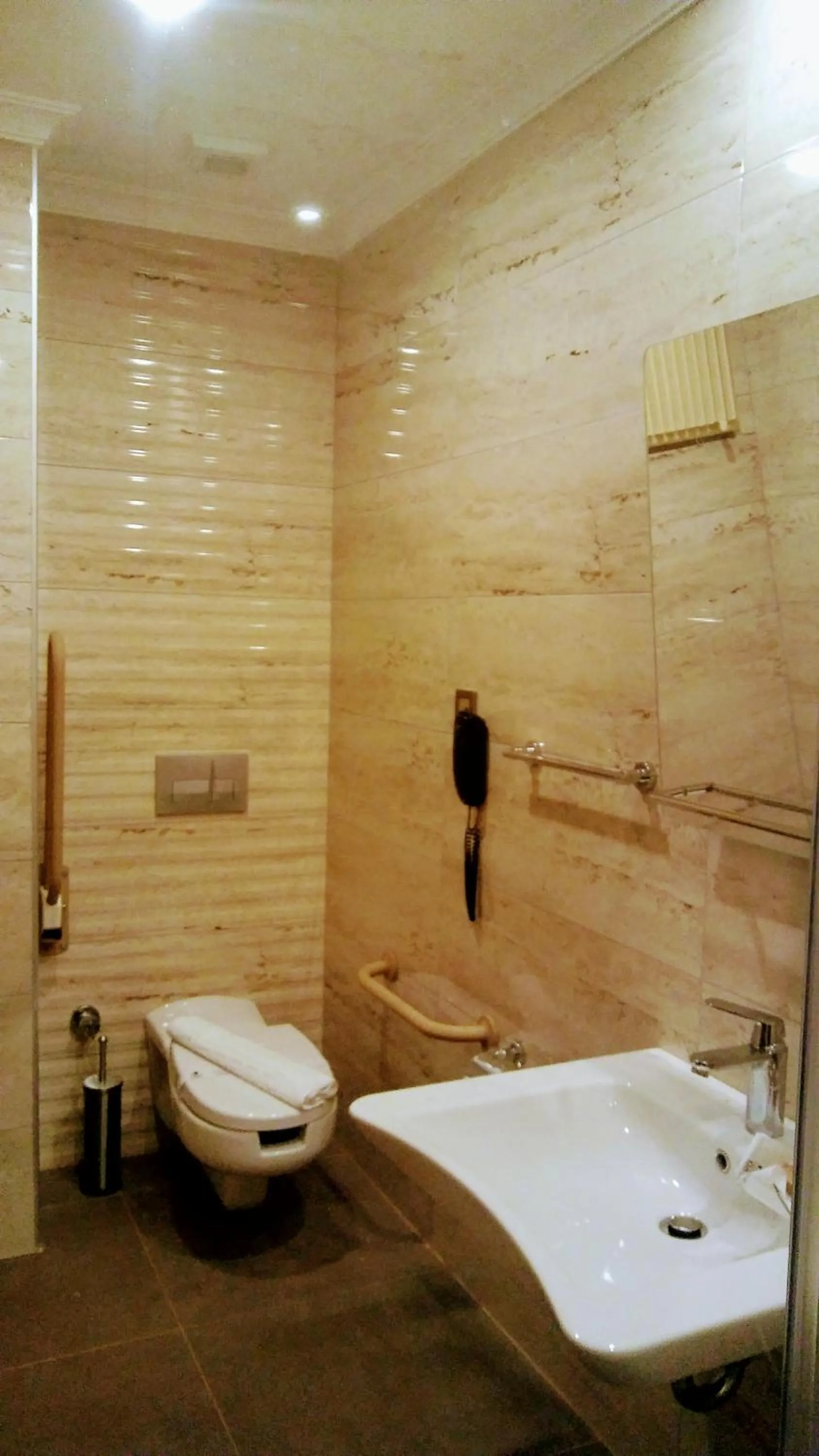 Toilet in Dalyan Live Spa Hotel