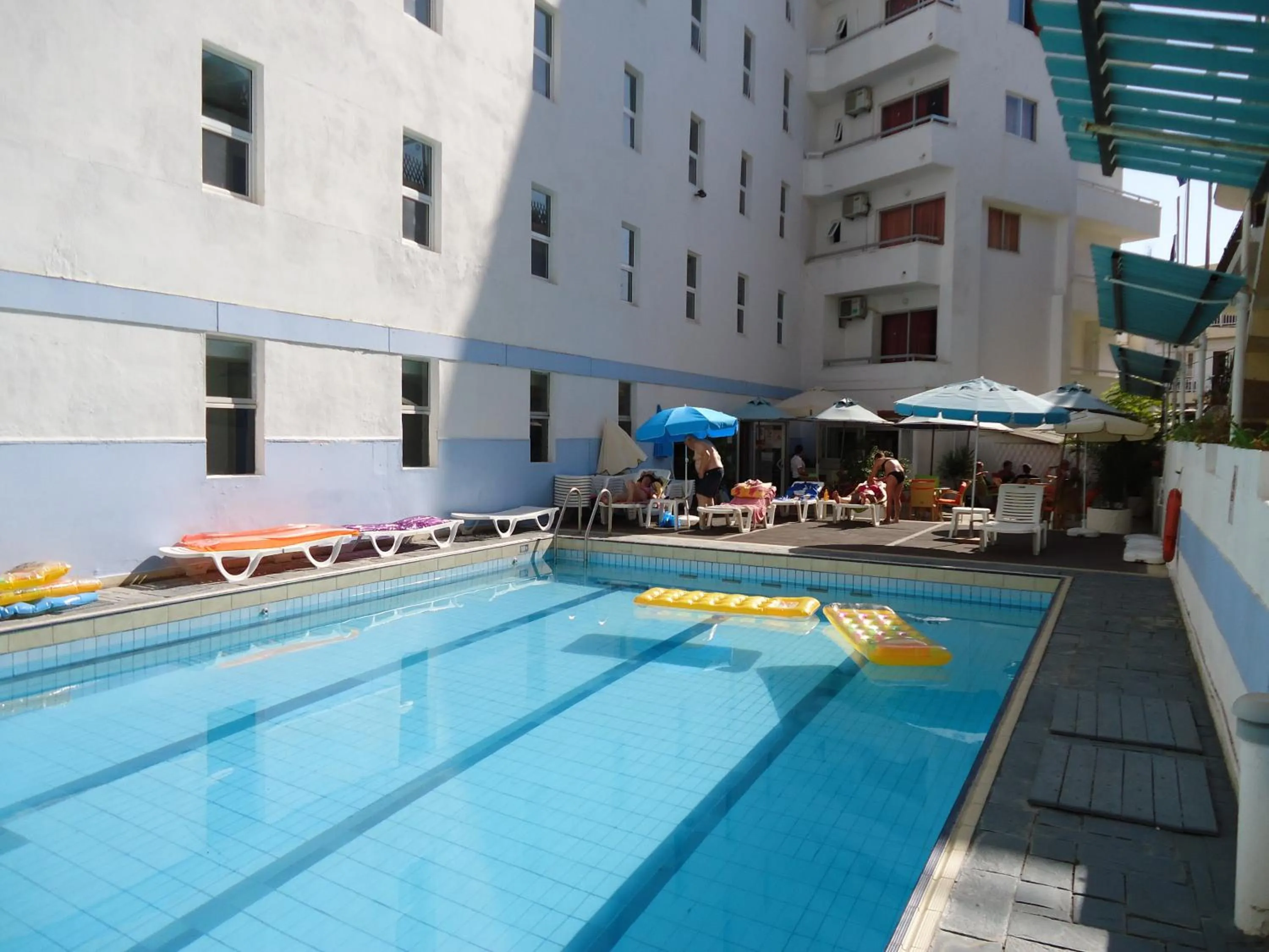 Swimming pool in Helena Hotel