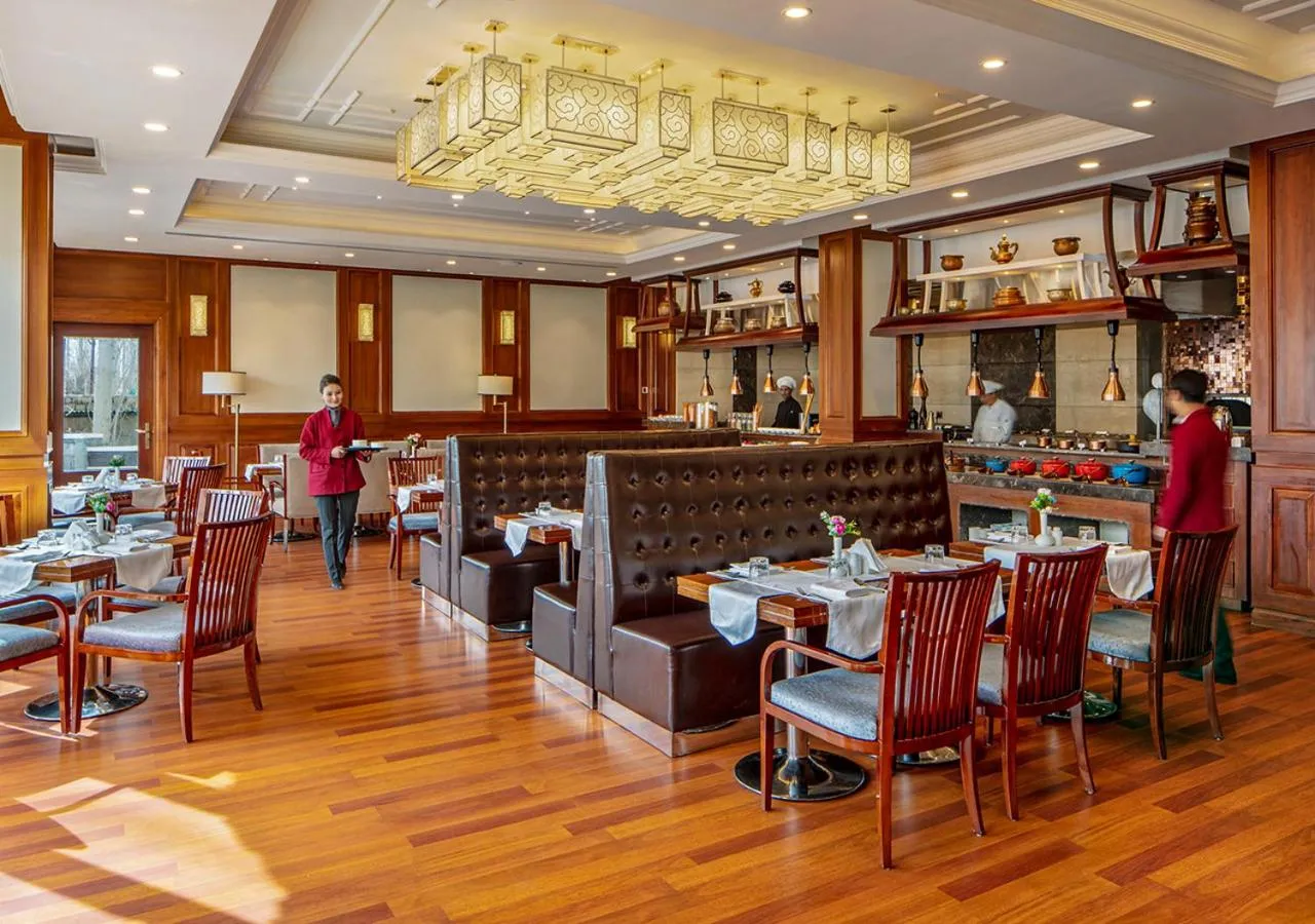 Restaurant/places to eat in The Indus Valley