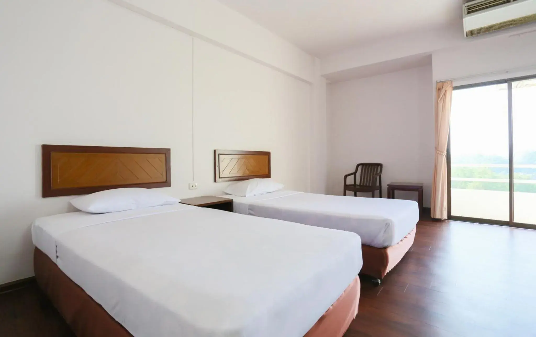 Seating area, Bed in Wiangwalee Hotel Seating area, Bed in Wiangwalee Hotel