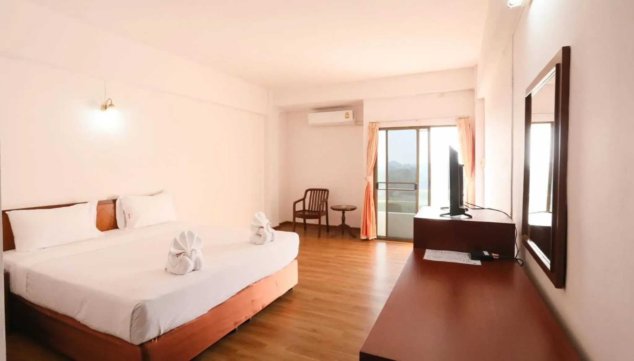 Bedroom, Bed in Wiangwalee Hotel Bedroom, Bed in Wiangwalee Hotel