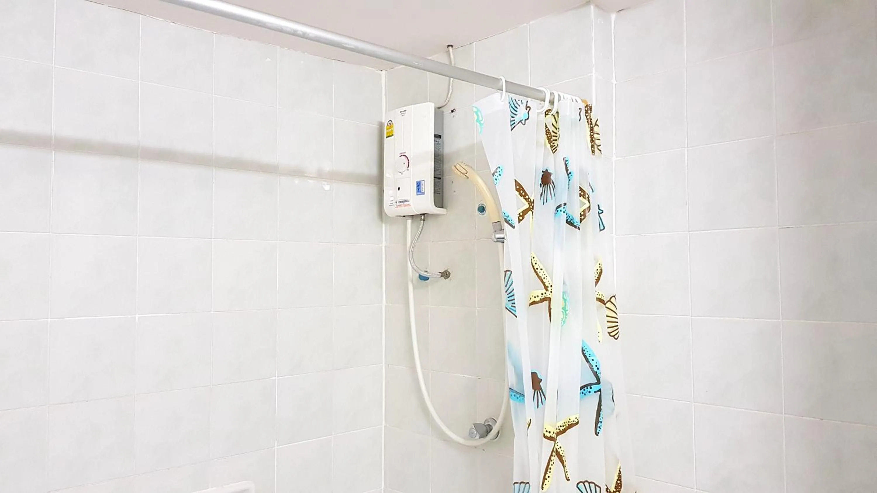 Bathroom in Wiangwalee Hotel