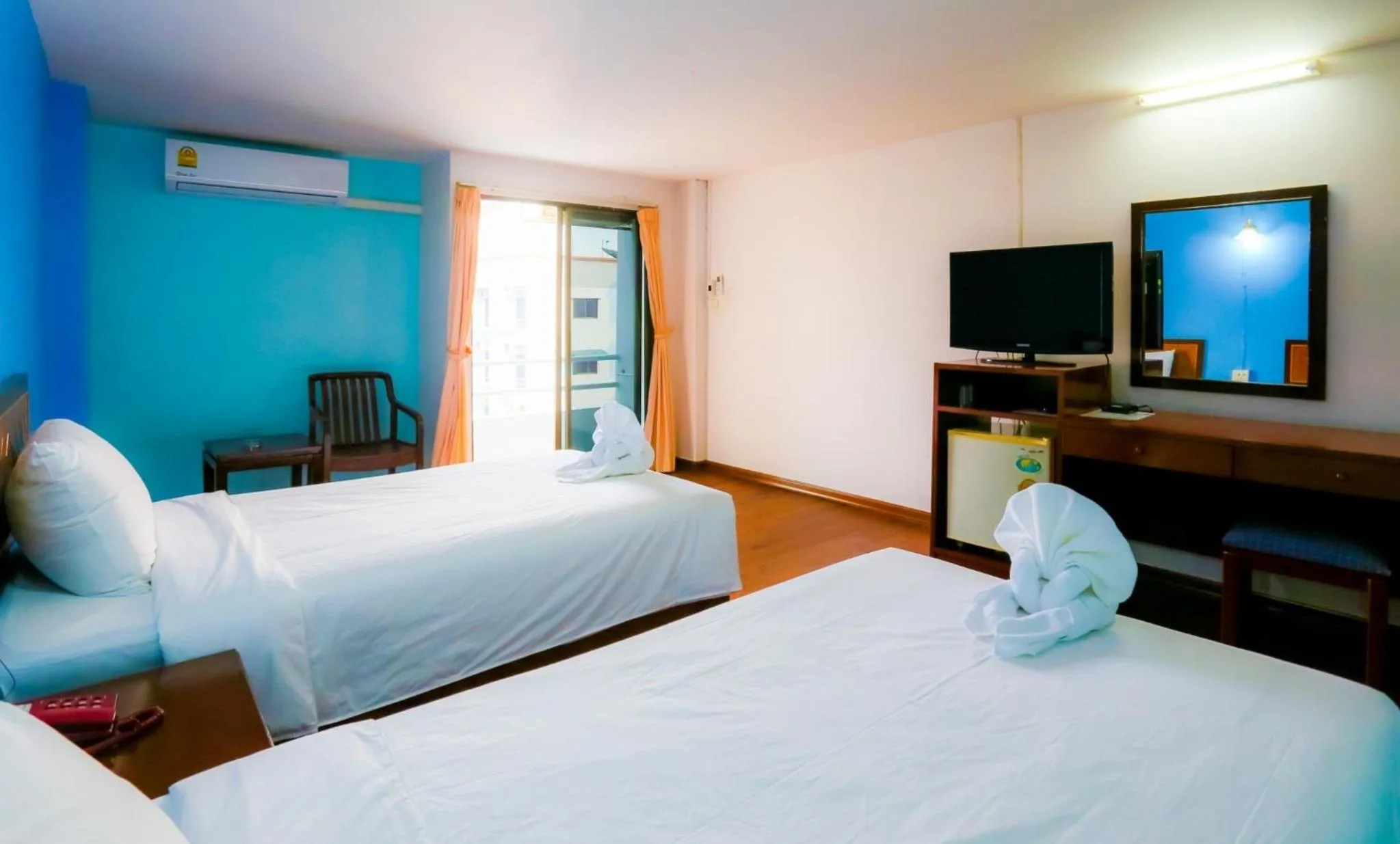 Spring, Bed in Wiangwalee Hotel