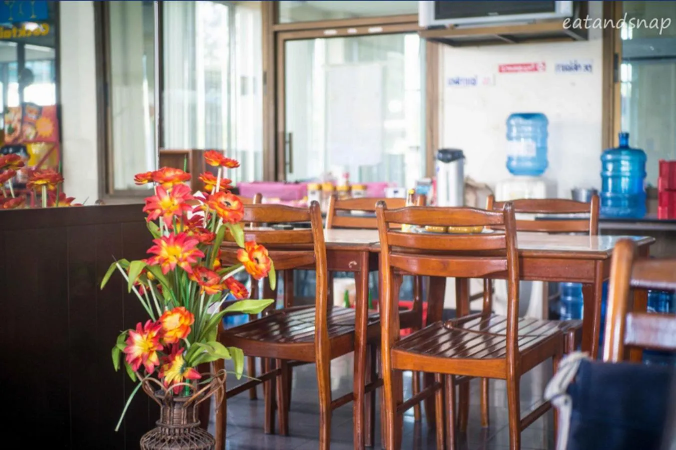 Restaurant/places to eat in Wiangwalee Hotel