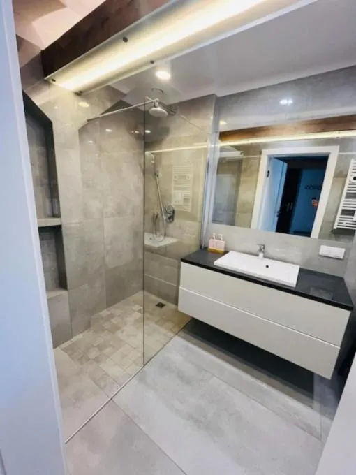 Shower in Gdynia Centrum