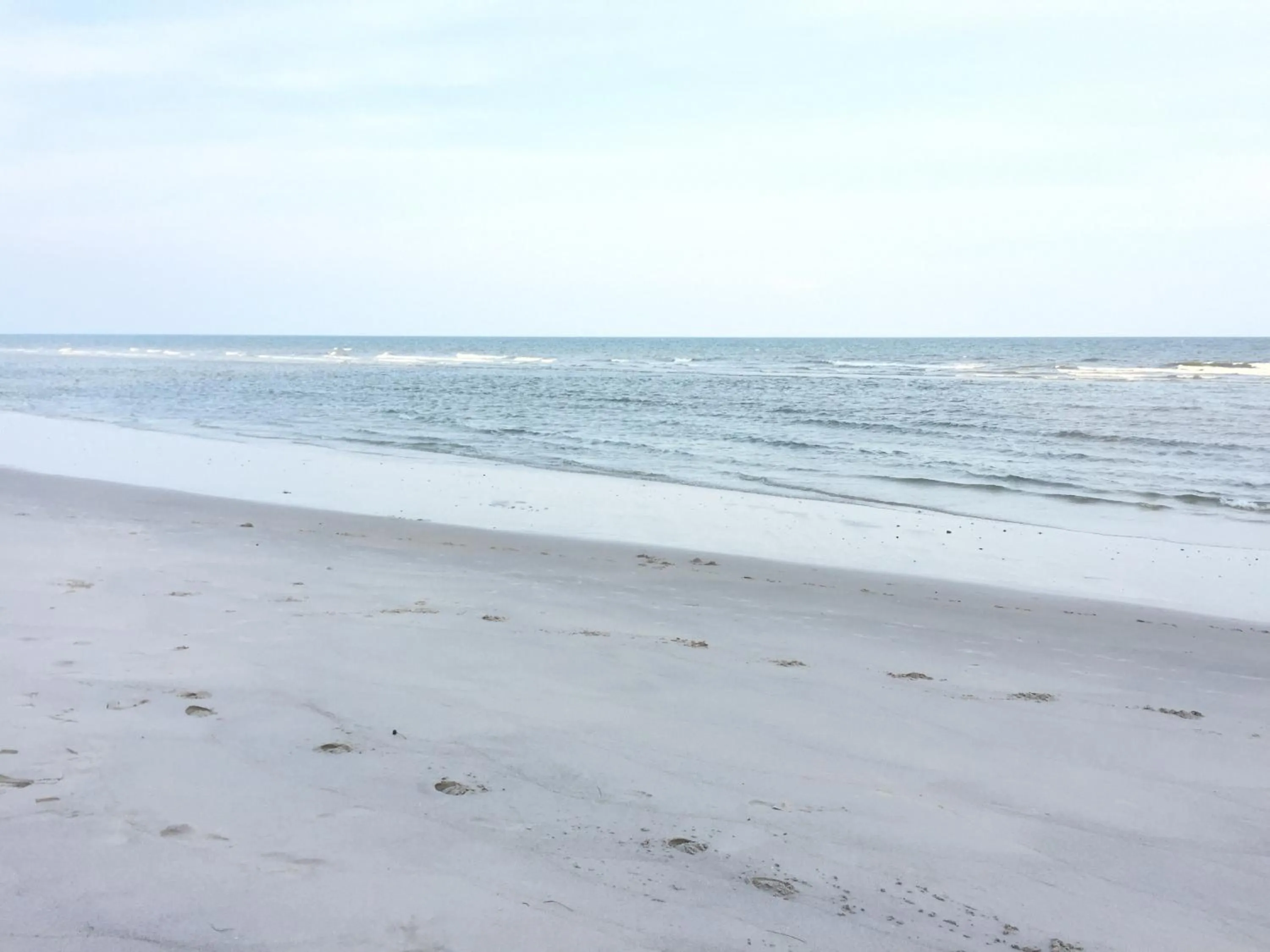 Beach in The Trust Condo Huahin by Petcharat