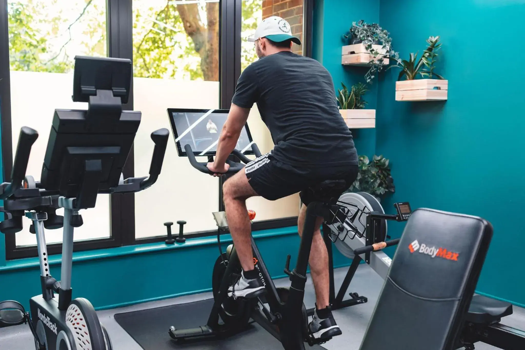 Fitness centre/facilities in room2 Southampton Hometel Fitness centre/facilities in room2 Southampton Hometel