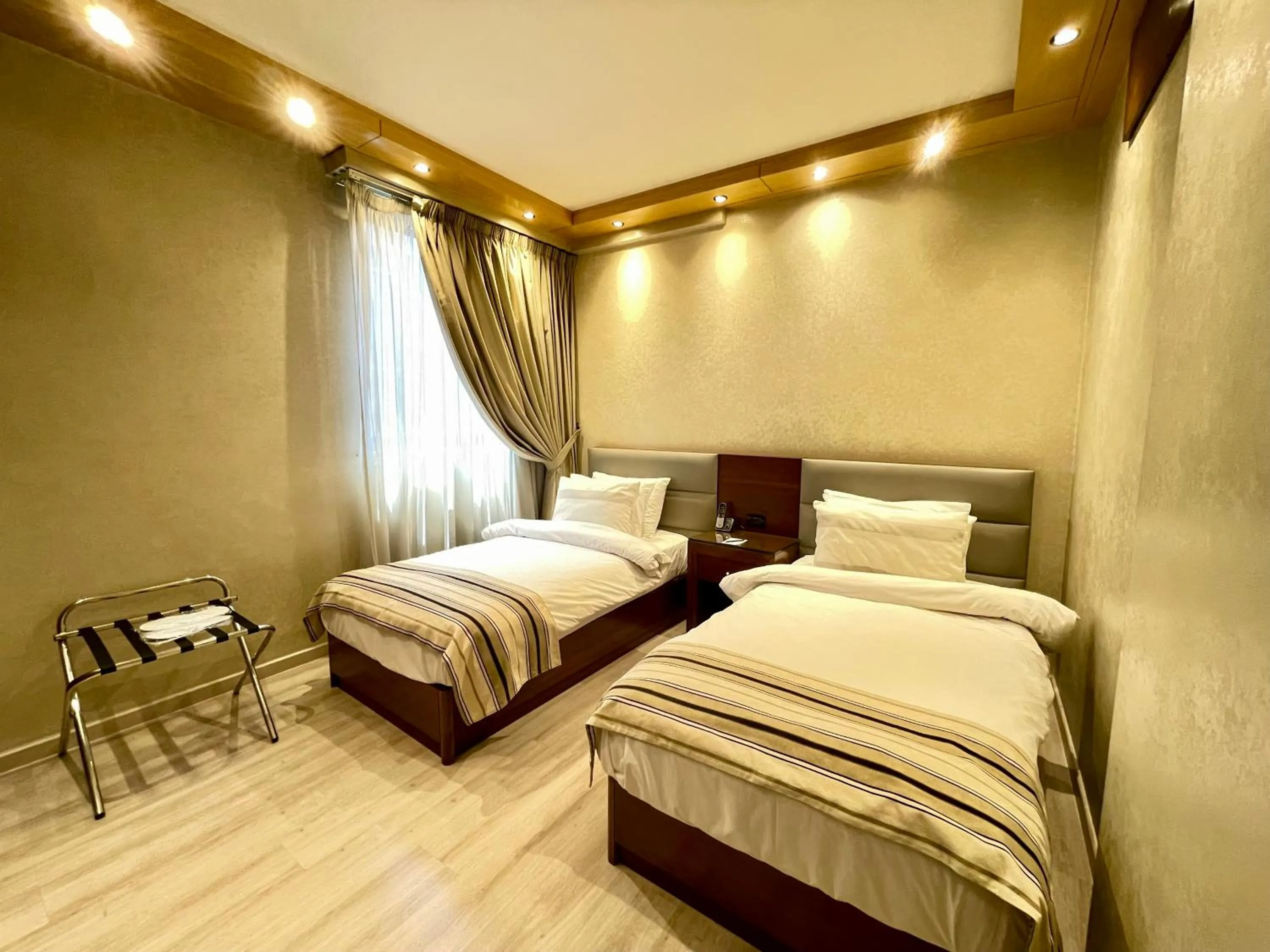 Bedroom, Bed in Imperial Suites Hotel