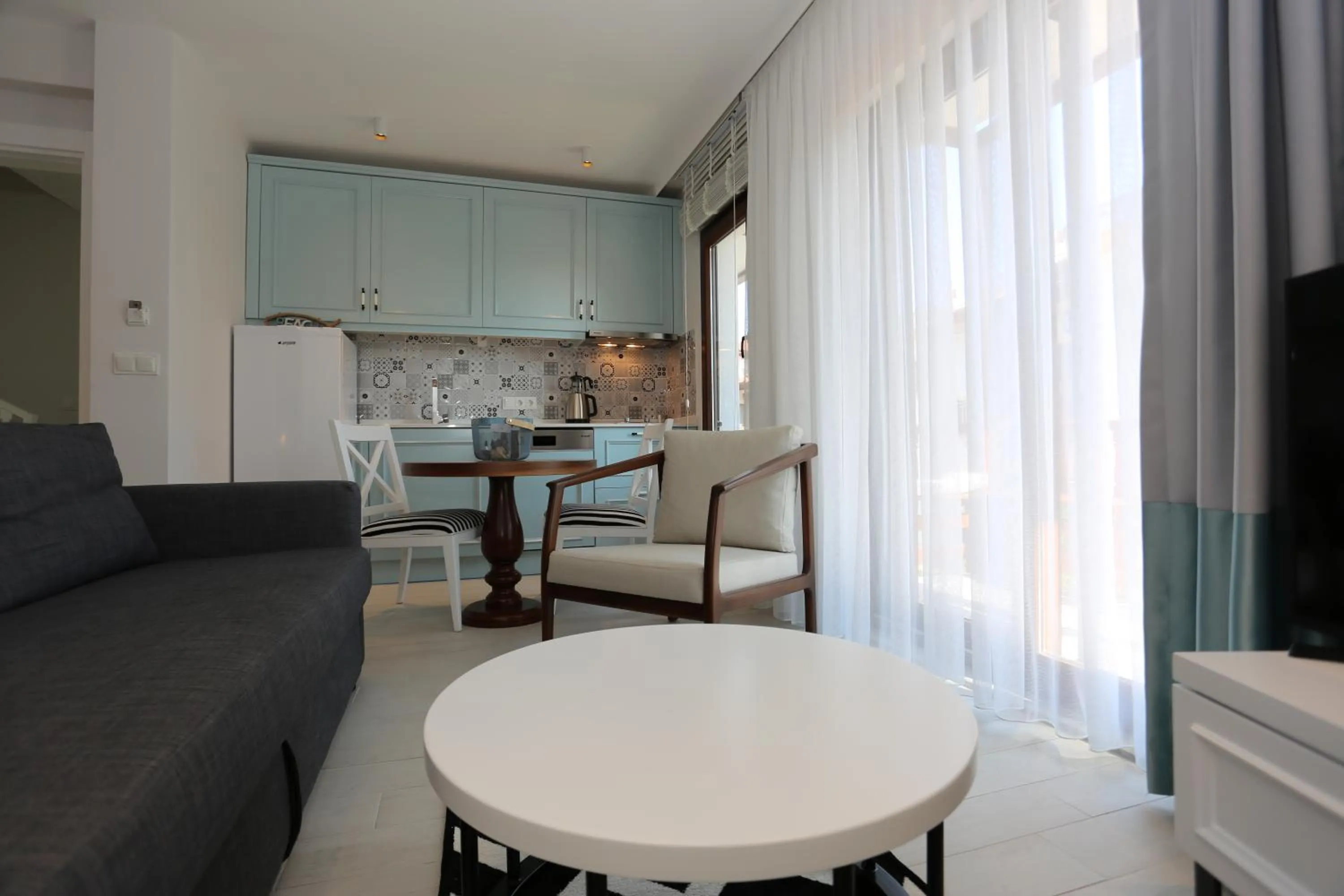 Seating area in Alp Suites Pinehill