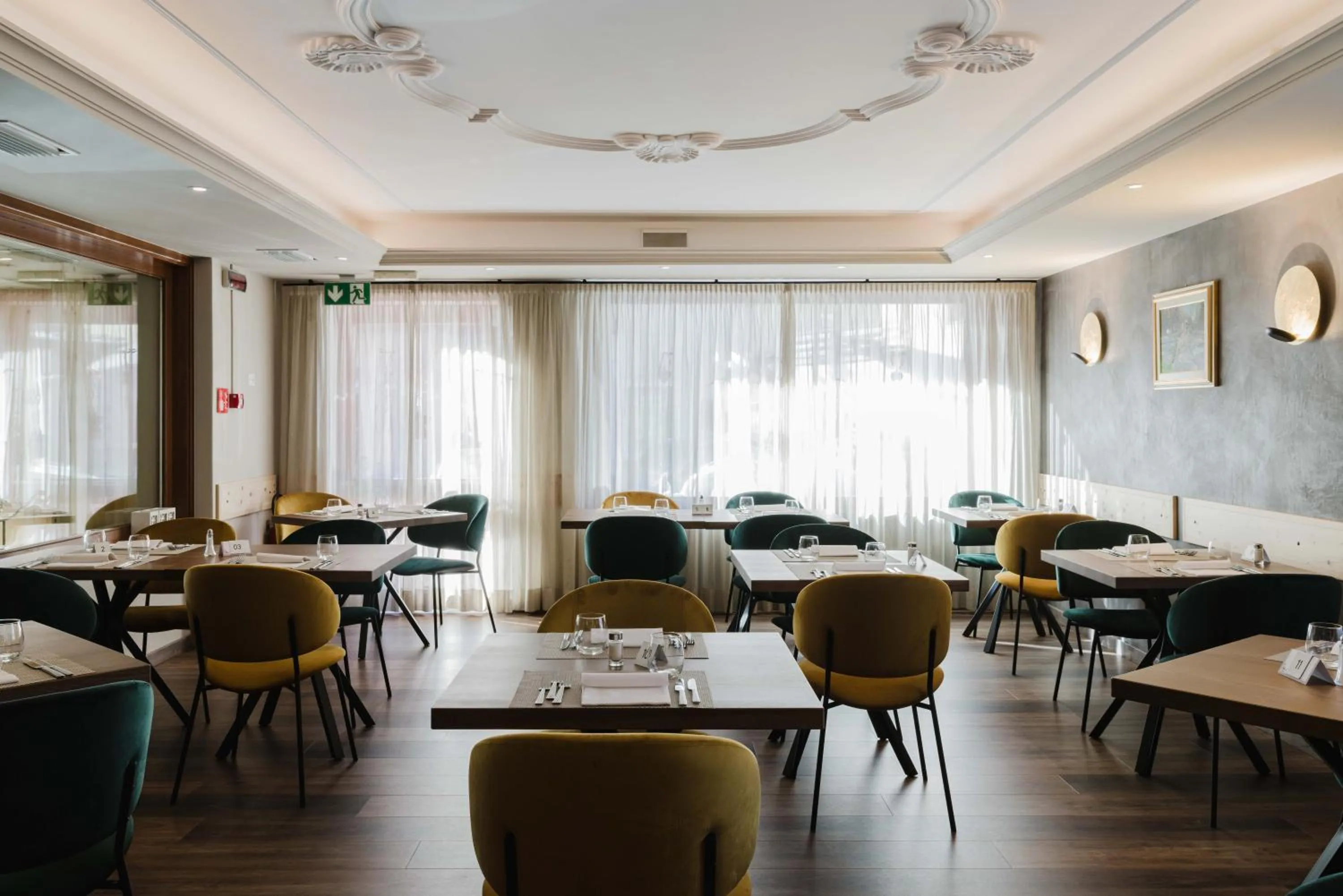 Restaurant/places to eat in Hotel St. Michael