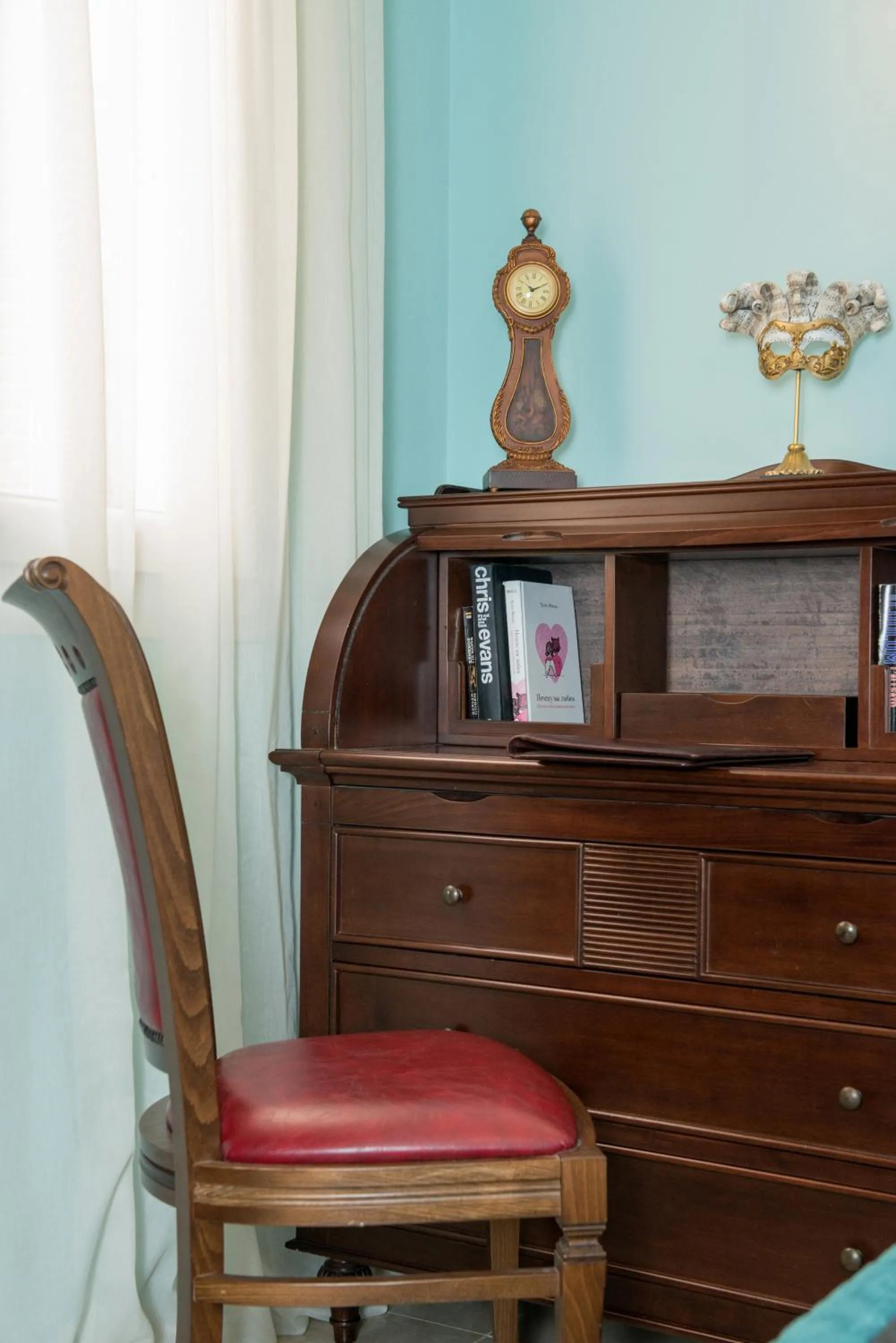 Decorative detail in Enavlion Hotel