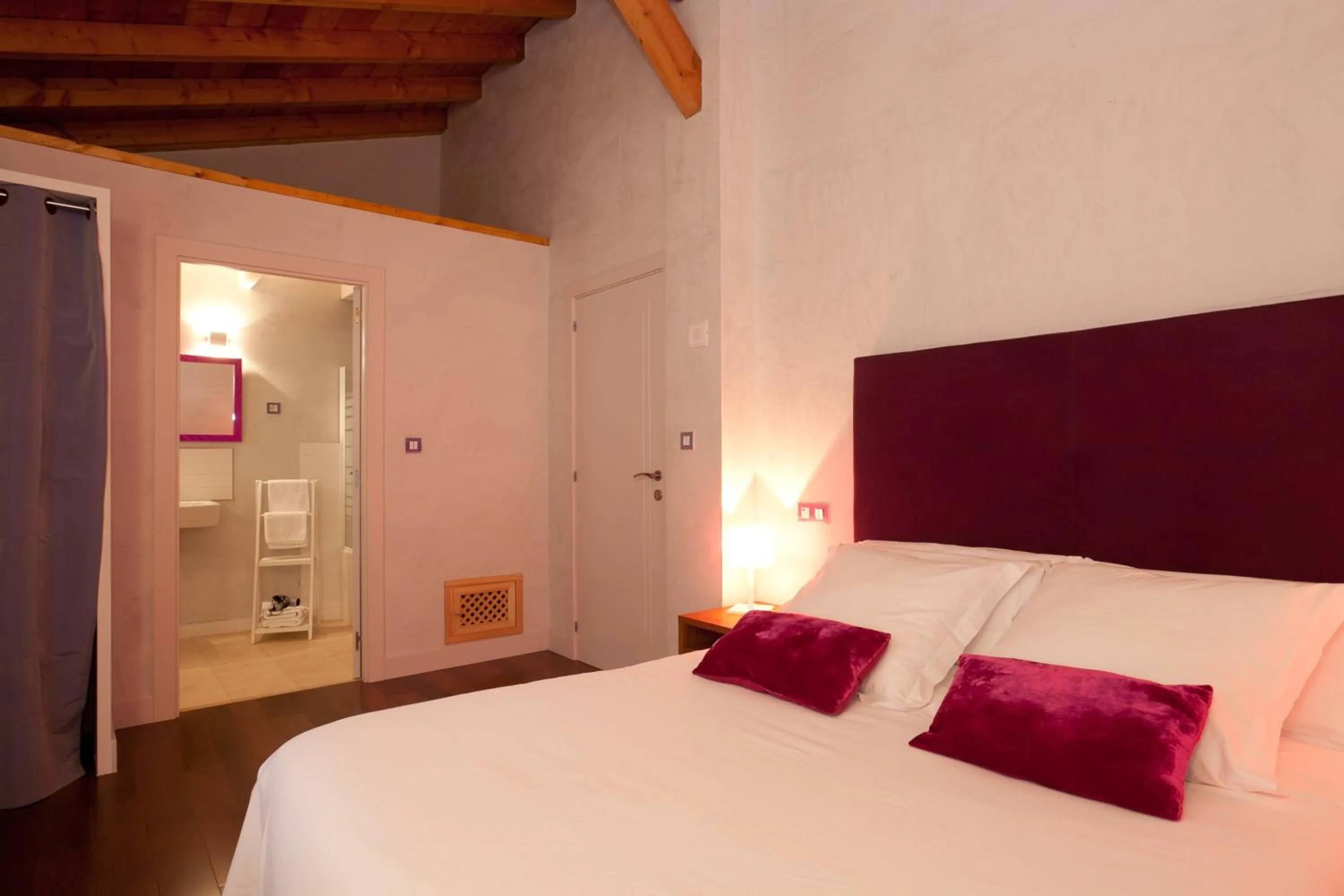 Photo of the whole room, Bed in Casa Rural Etxegorri