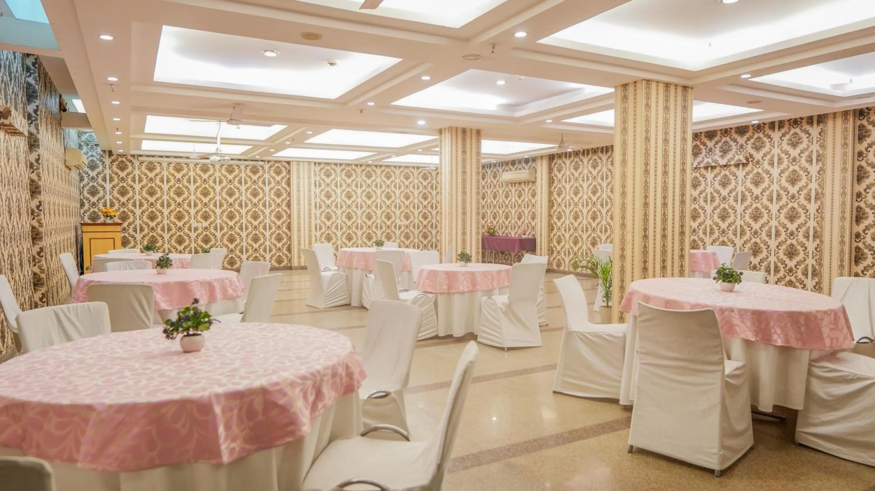 Banquet/Function facilities in Alpina Hotels & Suites