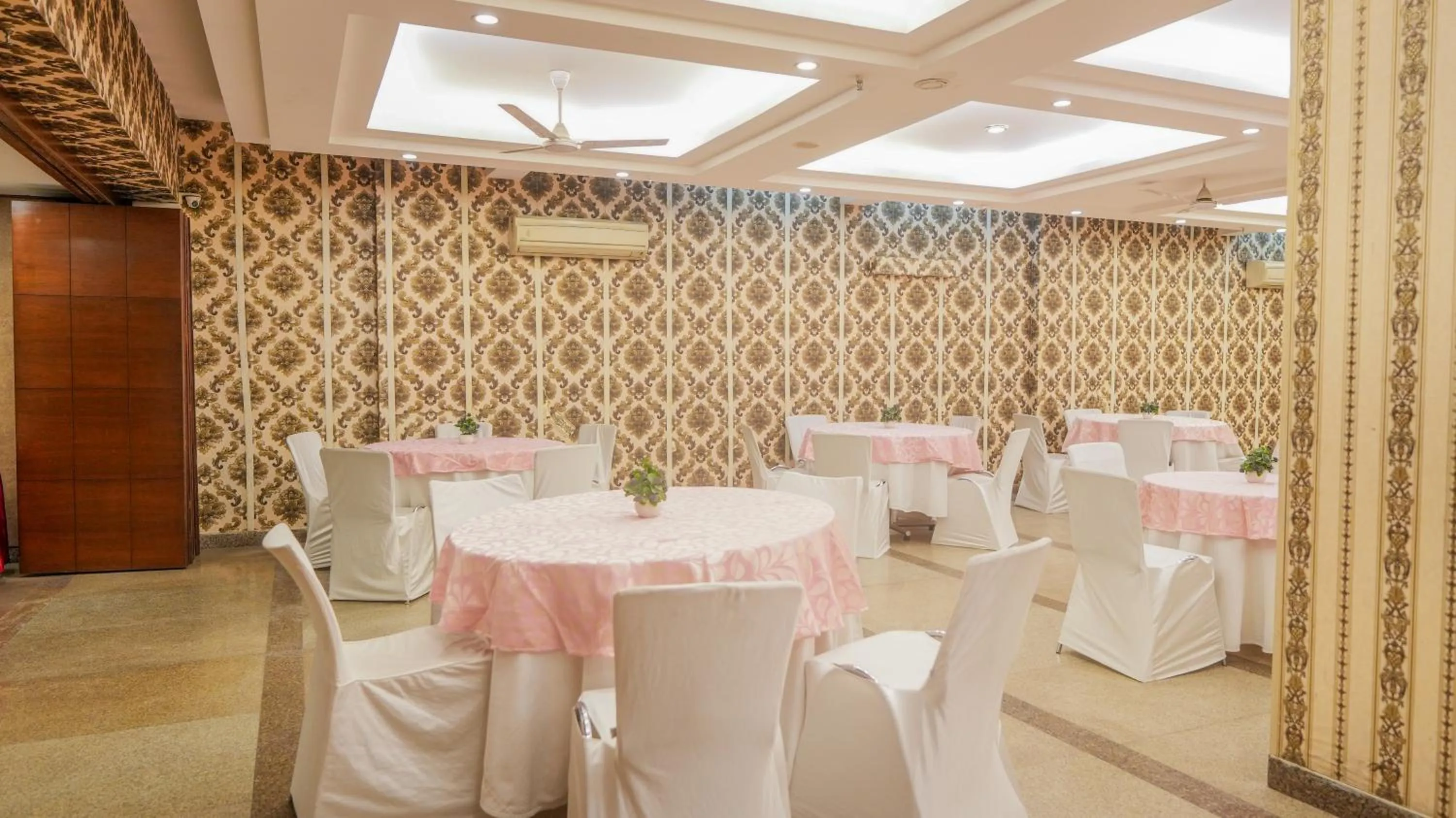 Banquet/Function facilities in Alpina Hotels & Suites
