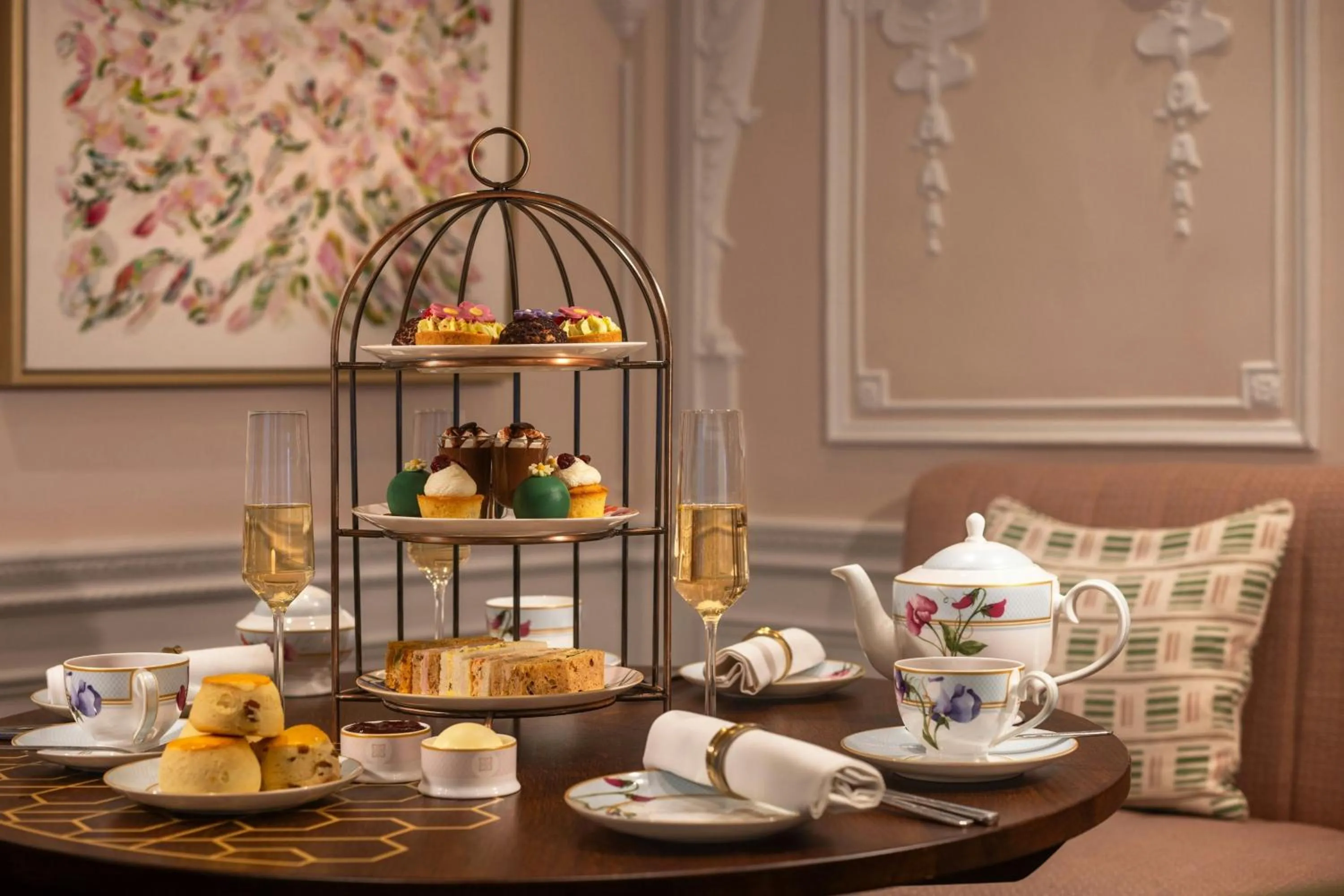 Restaurant/places to eat in St. Ermin's Hotel, Autograph Collection