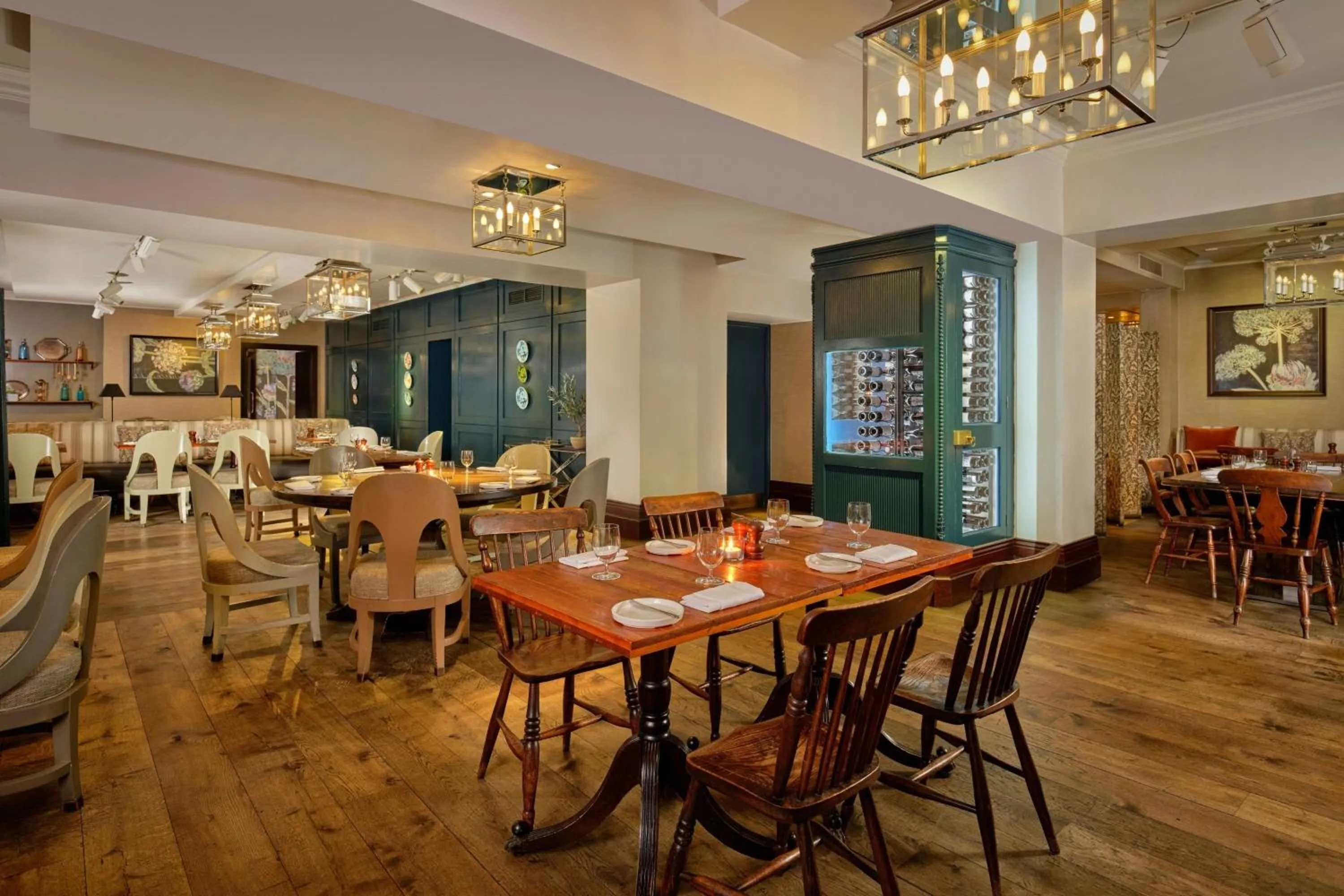 Restaurant/places to eat in St. Ermin's Hotel, Autograph Collection