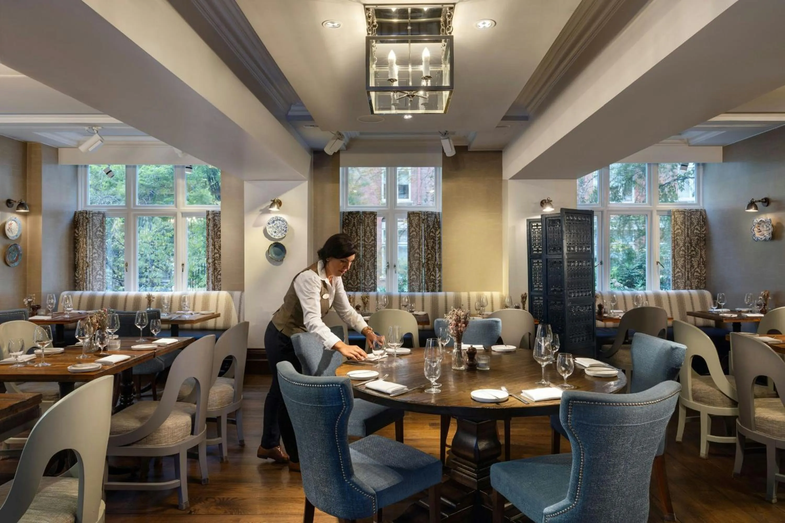 Restaurant/places to eat in St. Ermin's Hotel, Autograph Collection