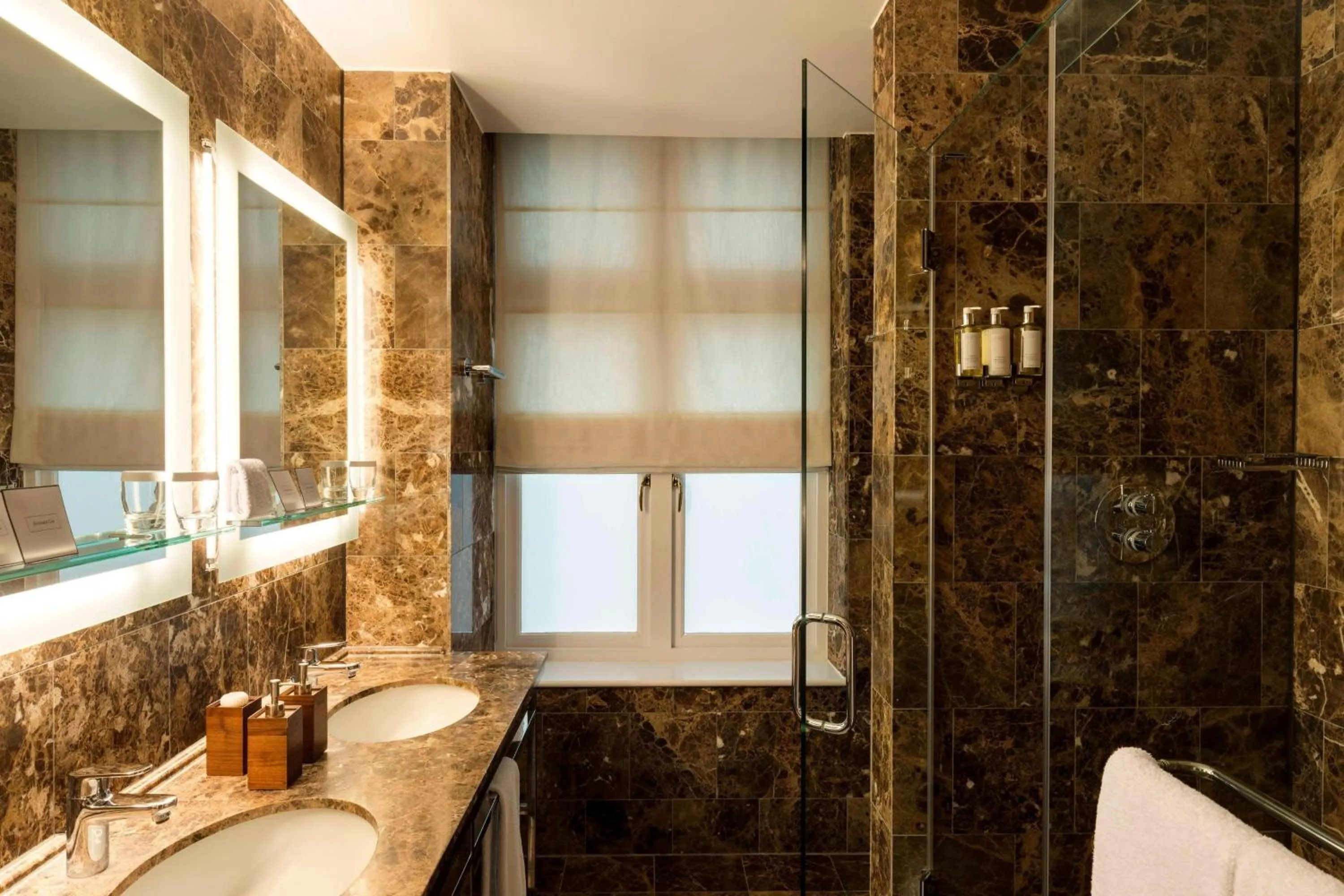 Bathroom in St. Ermin's Hotel, Autograph Collection