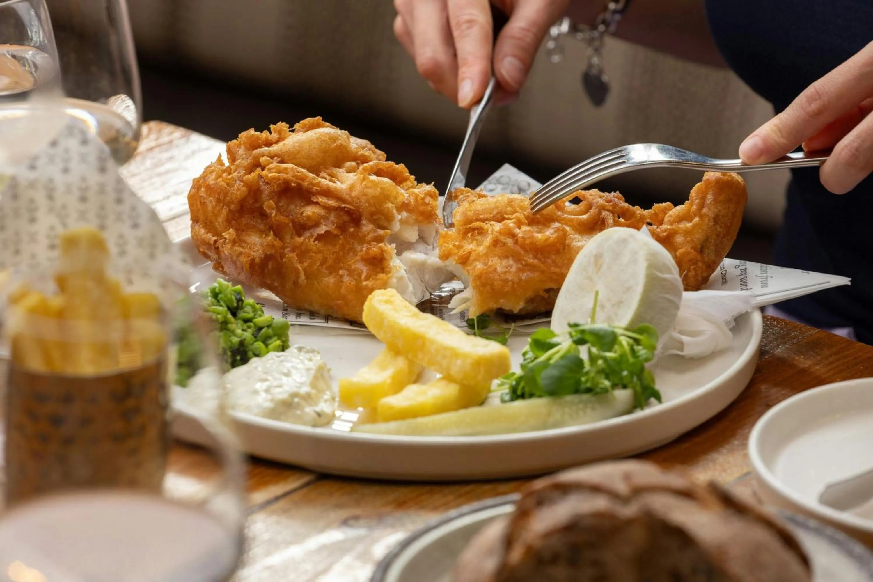 Restaurant/places to eat in St. Ermin's Hotel, Autograph Collection