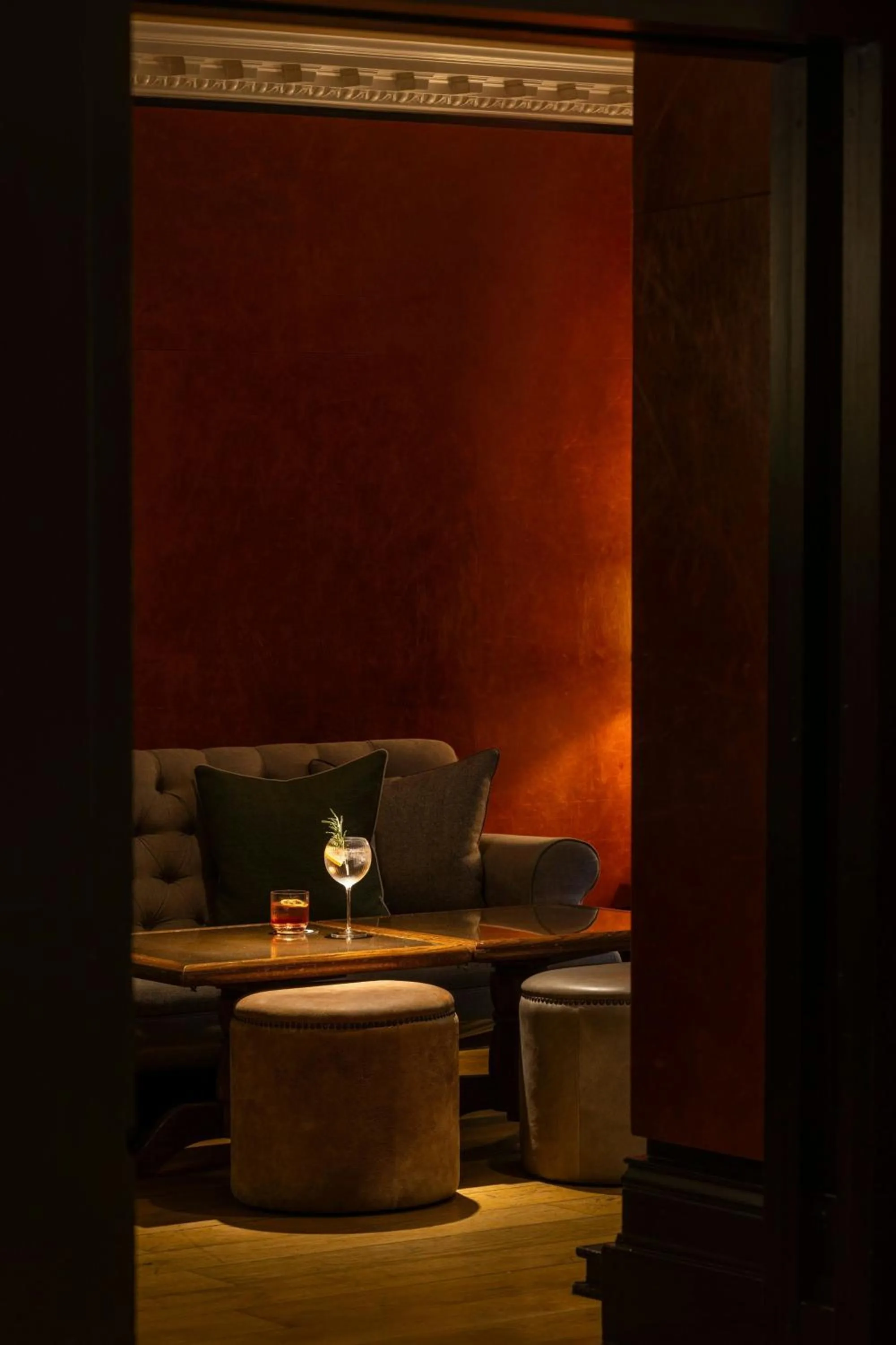 Lounge or bar in St. Ermin's Hotel, Autograph Collection