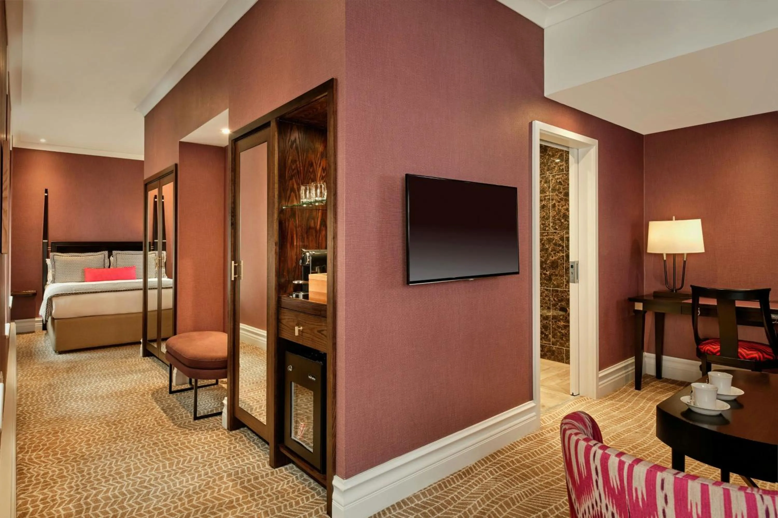 Photo of the whole room, Bed in St. Ermin's Hotel, Autograph Collection