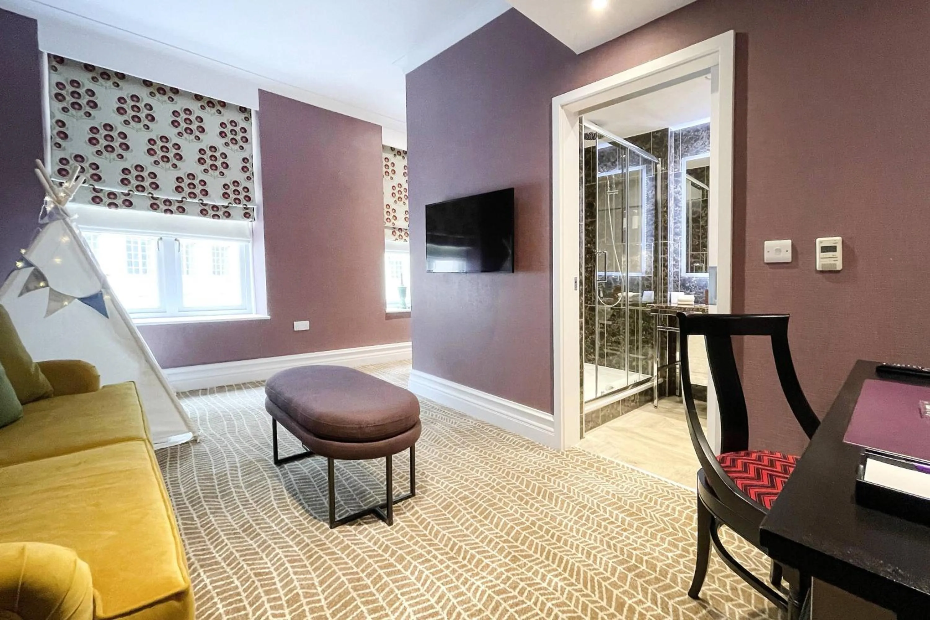 Photo of the whole room in St. Ermin's Hotel, Autograph Collection