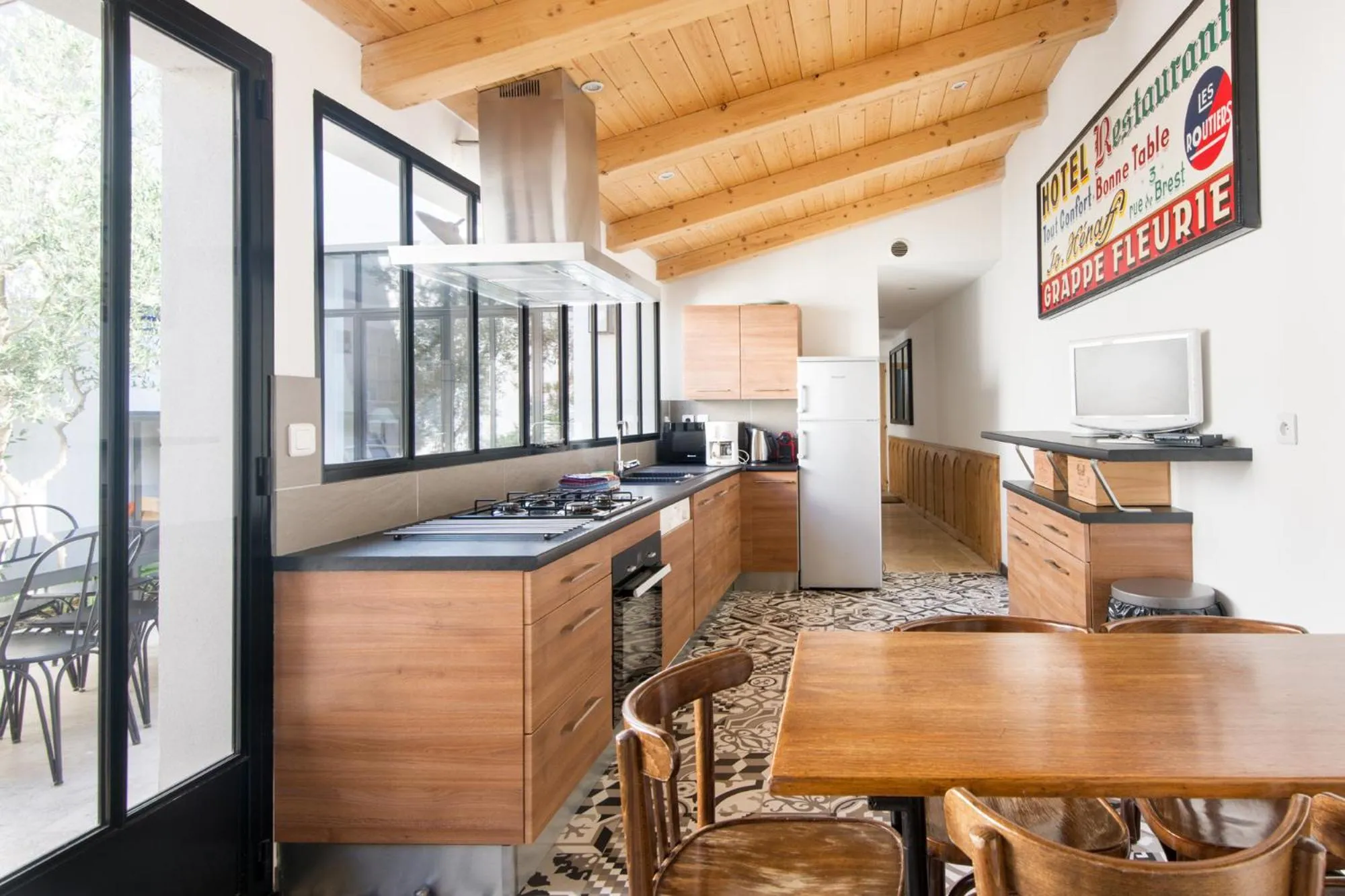 Communal kitchen in Maison Antioche