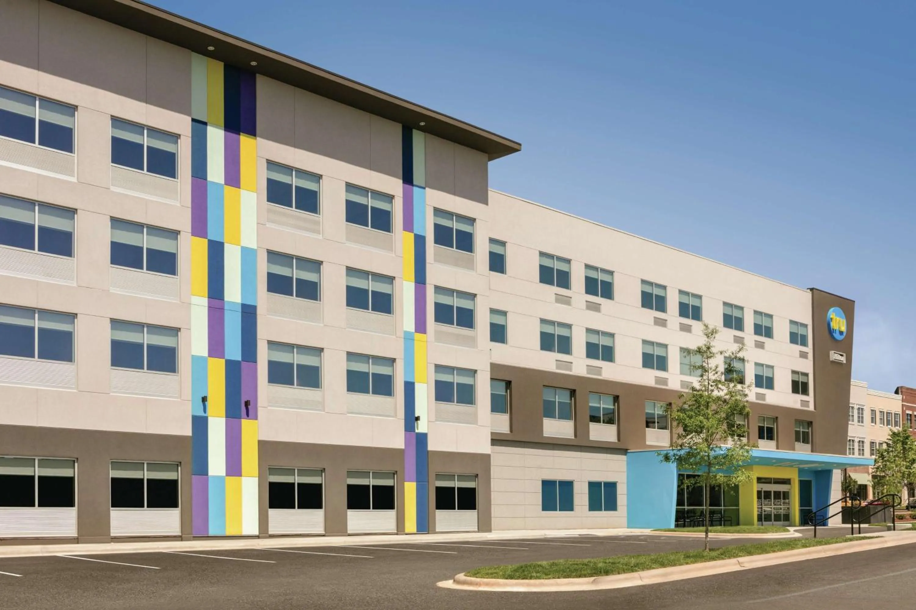 Property building in Tru By Hilton Charlotte Ayrsley