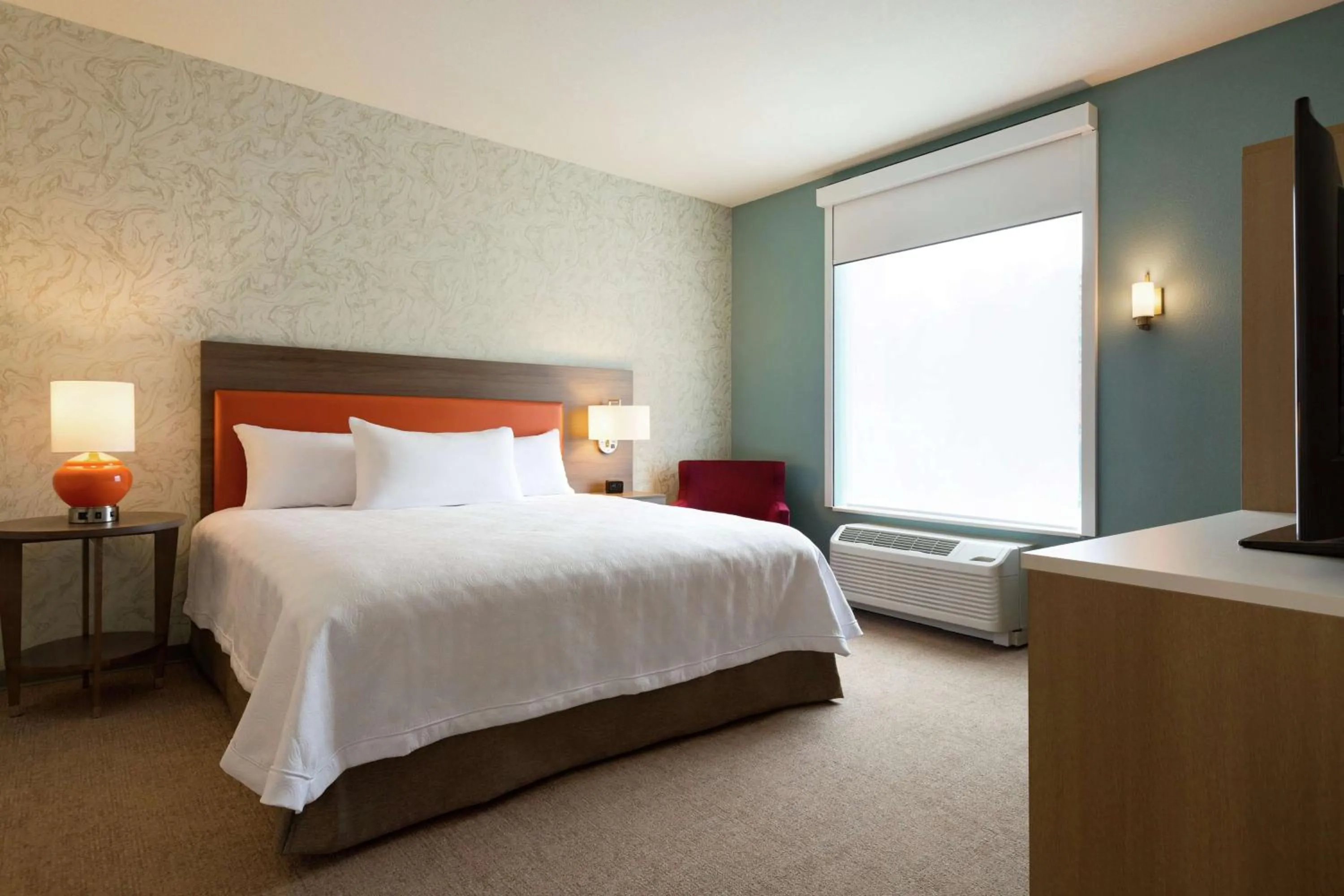 Bed in Home2 Suites By Hilton Frederick