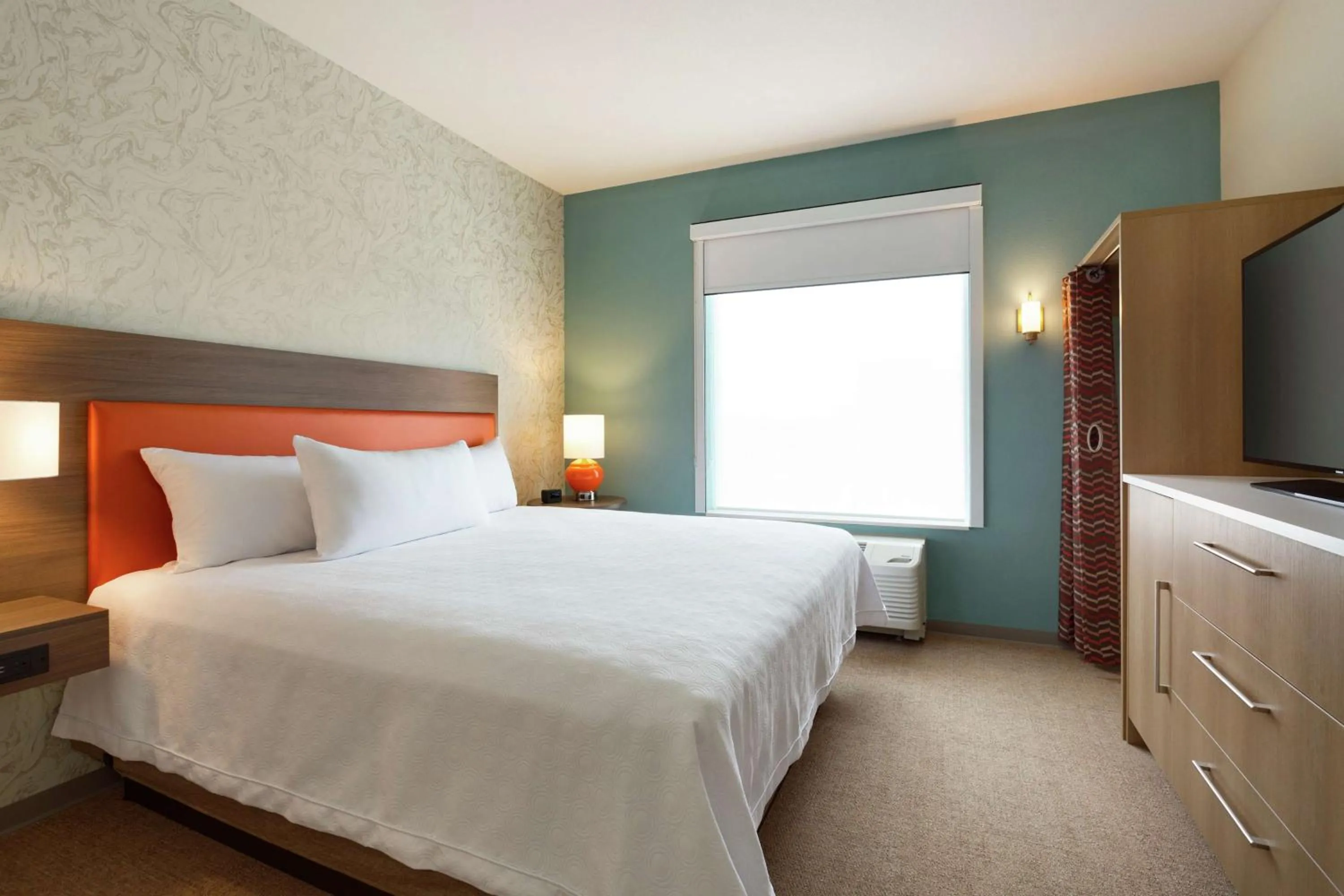 Bed in Home2 Suites By Hilton Frederick