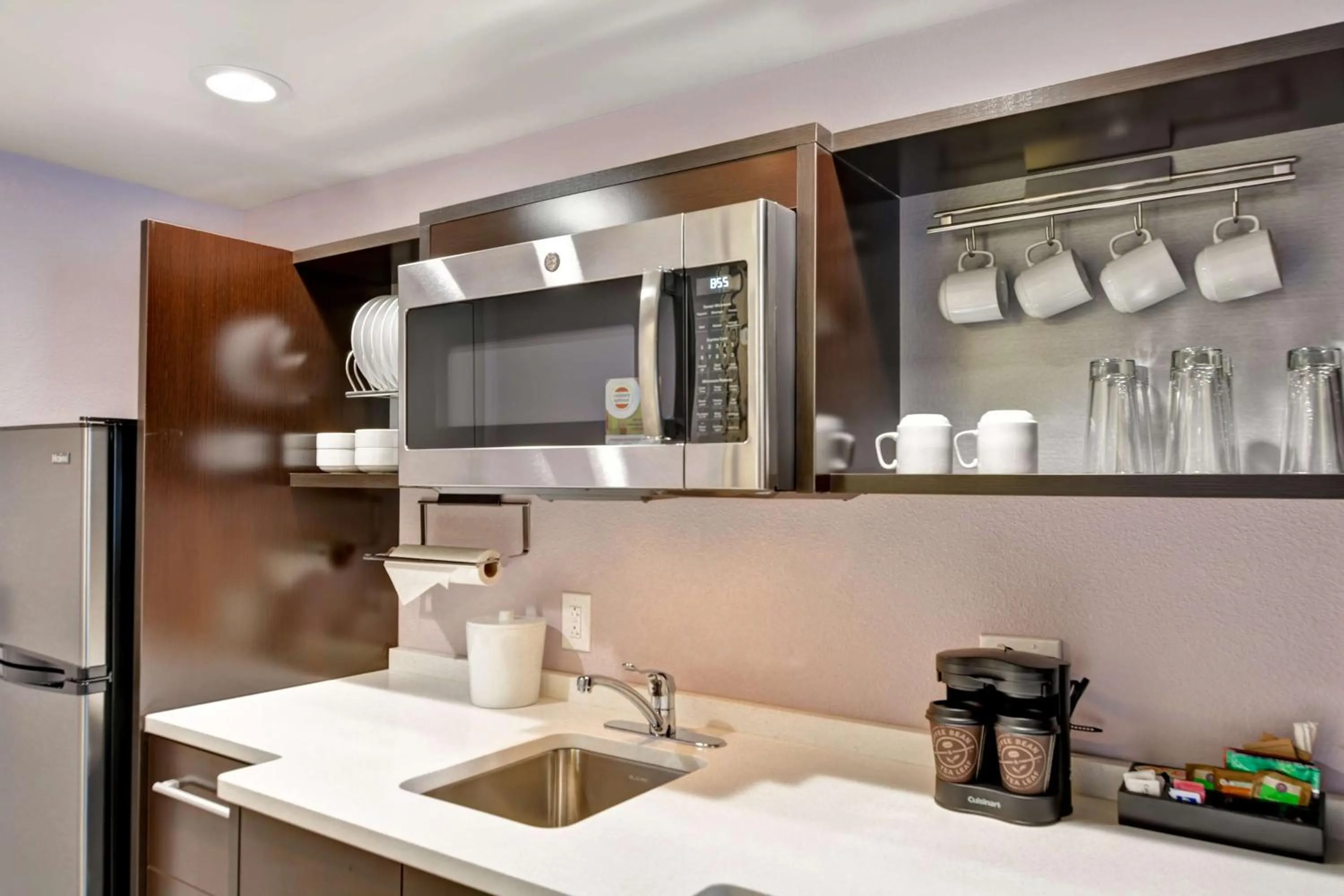 Kitchen or kitchenette in Home2 Suites By Hilton Winston-Salem Hanes Mall