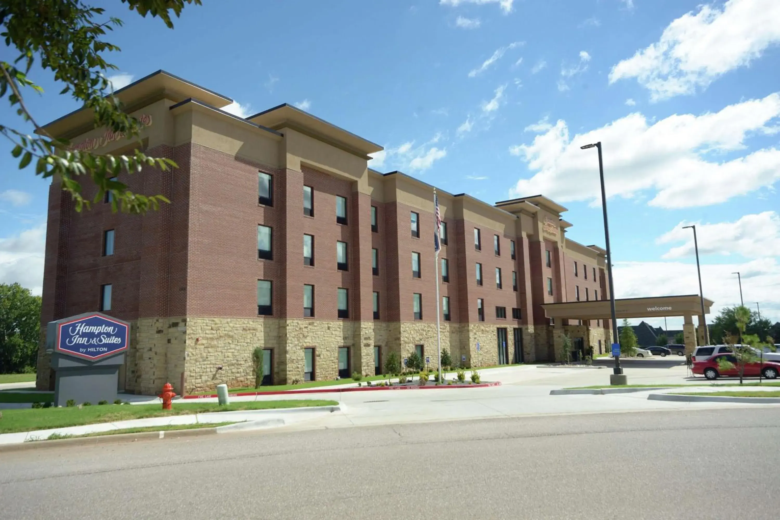 Property building in Hampton Inn & Suites Oklahoma City/Quail Springs Property building in Hampton Inn & Suites Oklahoma City/Quail Springs