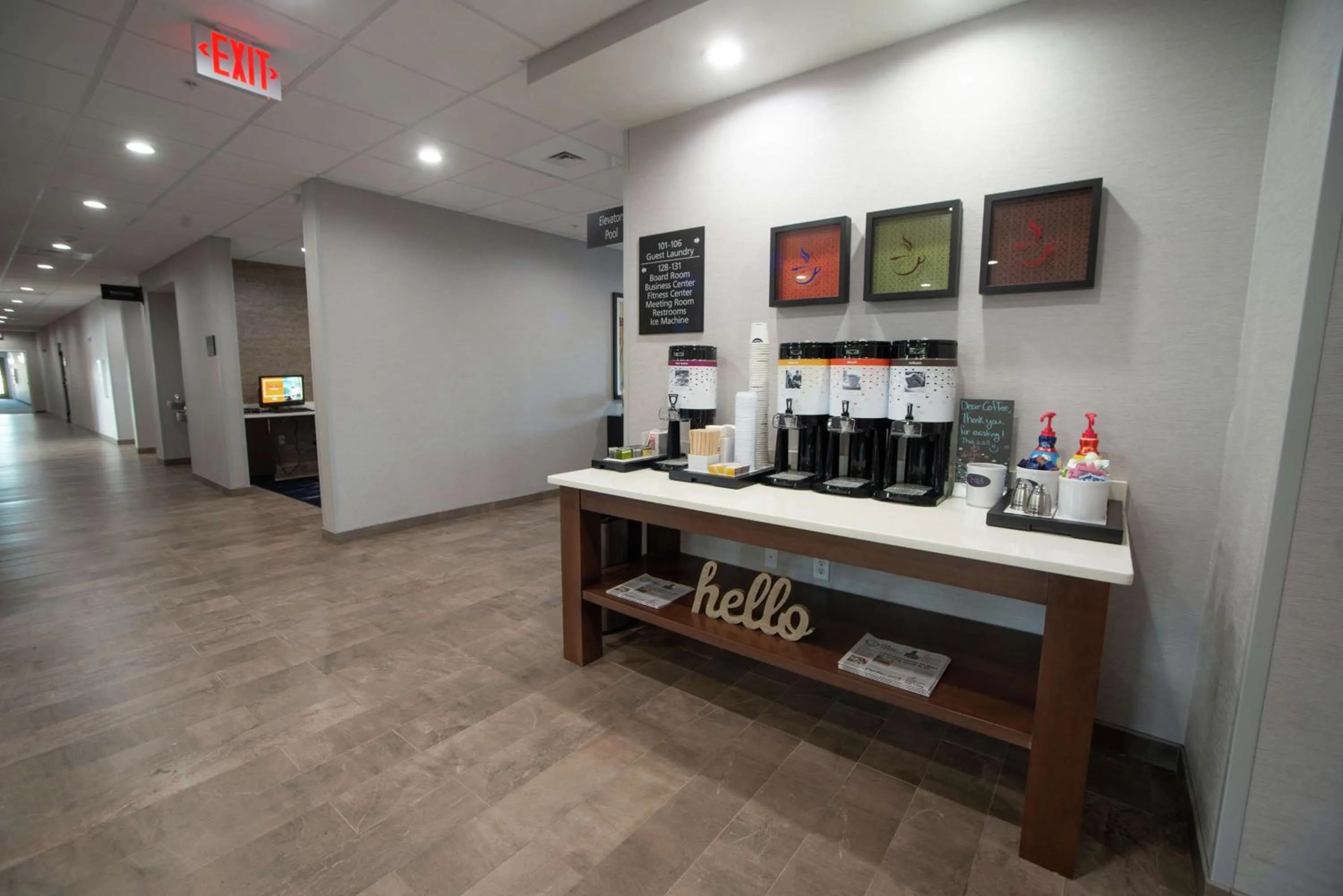 Dining area in Hampton Inn & Suites Oklahoma City/Quail Springs