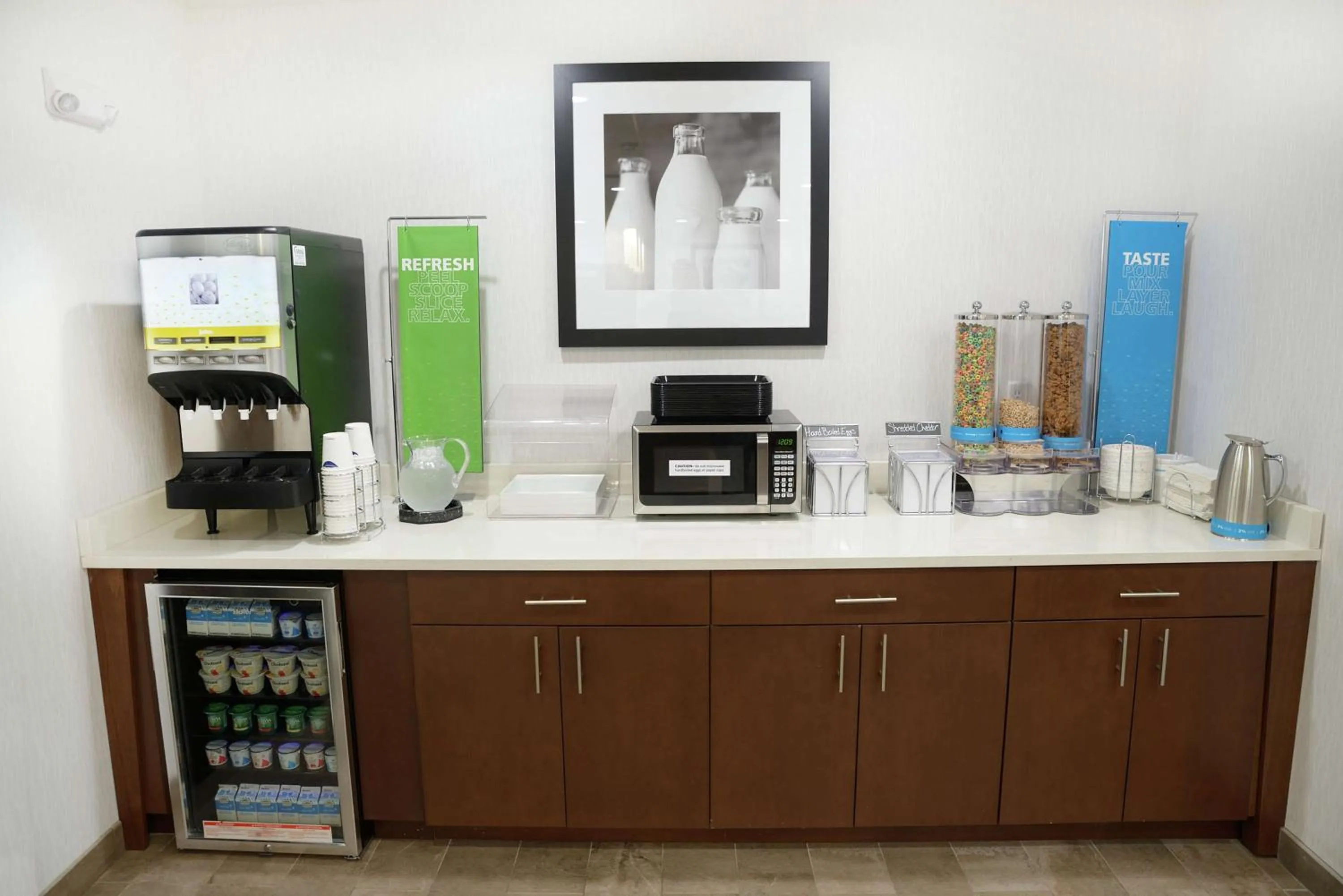 Breakfast in Hampton Inn & Suites Oklahoma City/Quail Springs