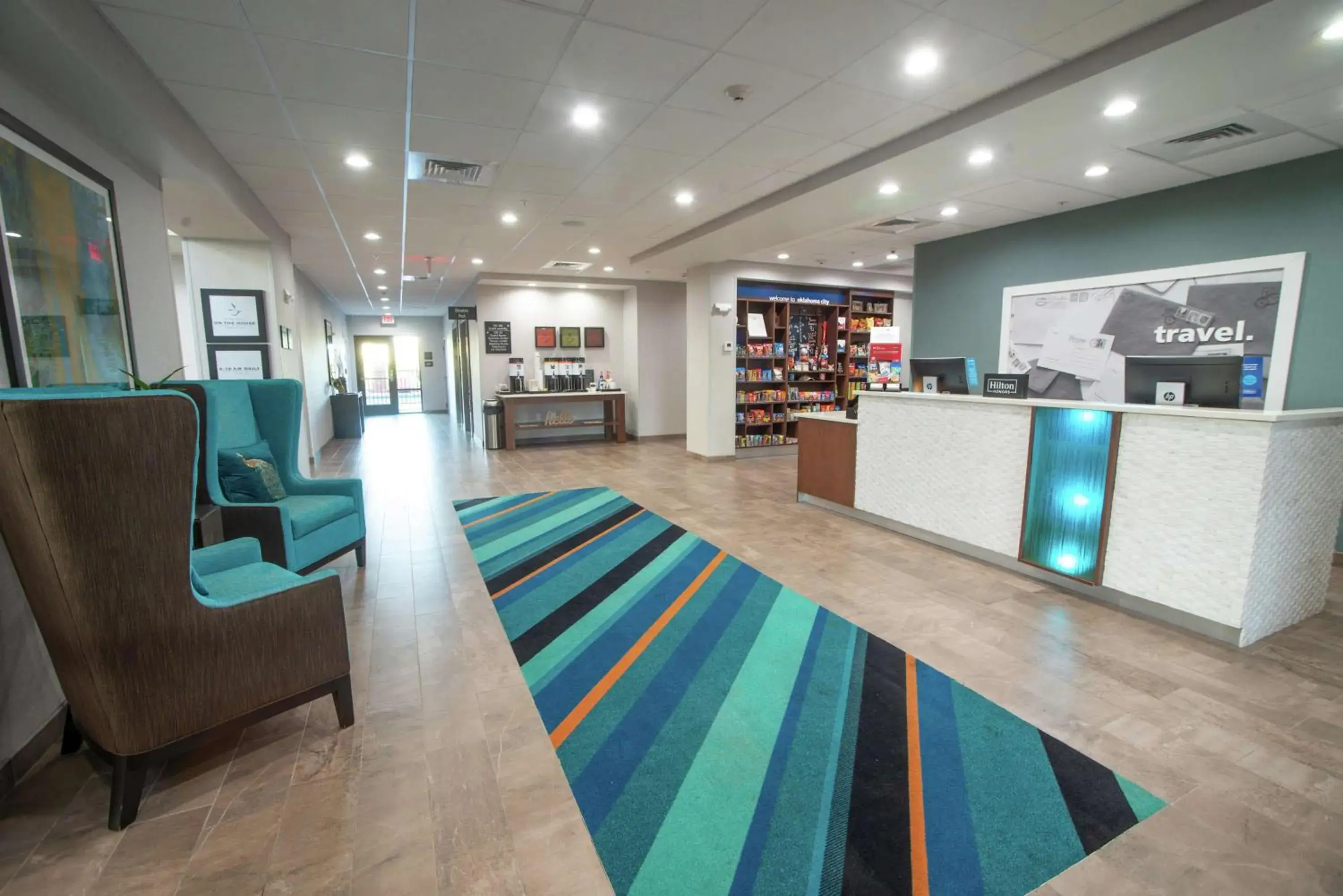 Living room in Hampton Inn & Suites Oklahoma City/Quail Springs Living room in Hampton Inn & Suites Oklahoma City/Quail Springs