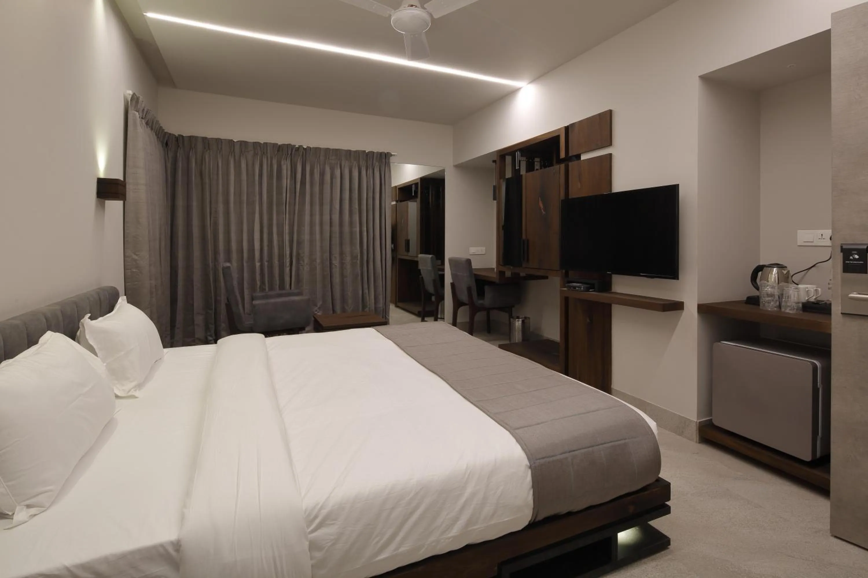 Communal lounge/ TV room in Hotel Carrefour